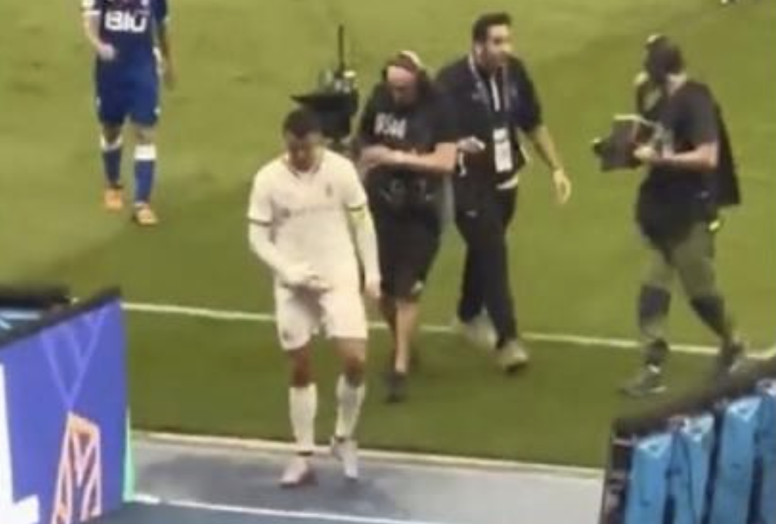 Sauditas revoltados com “obscenidade” de Ronaldo vão pedir a deportação de CR7. Veja o vídeo polémico