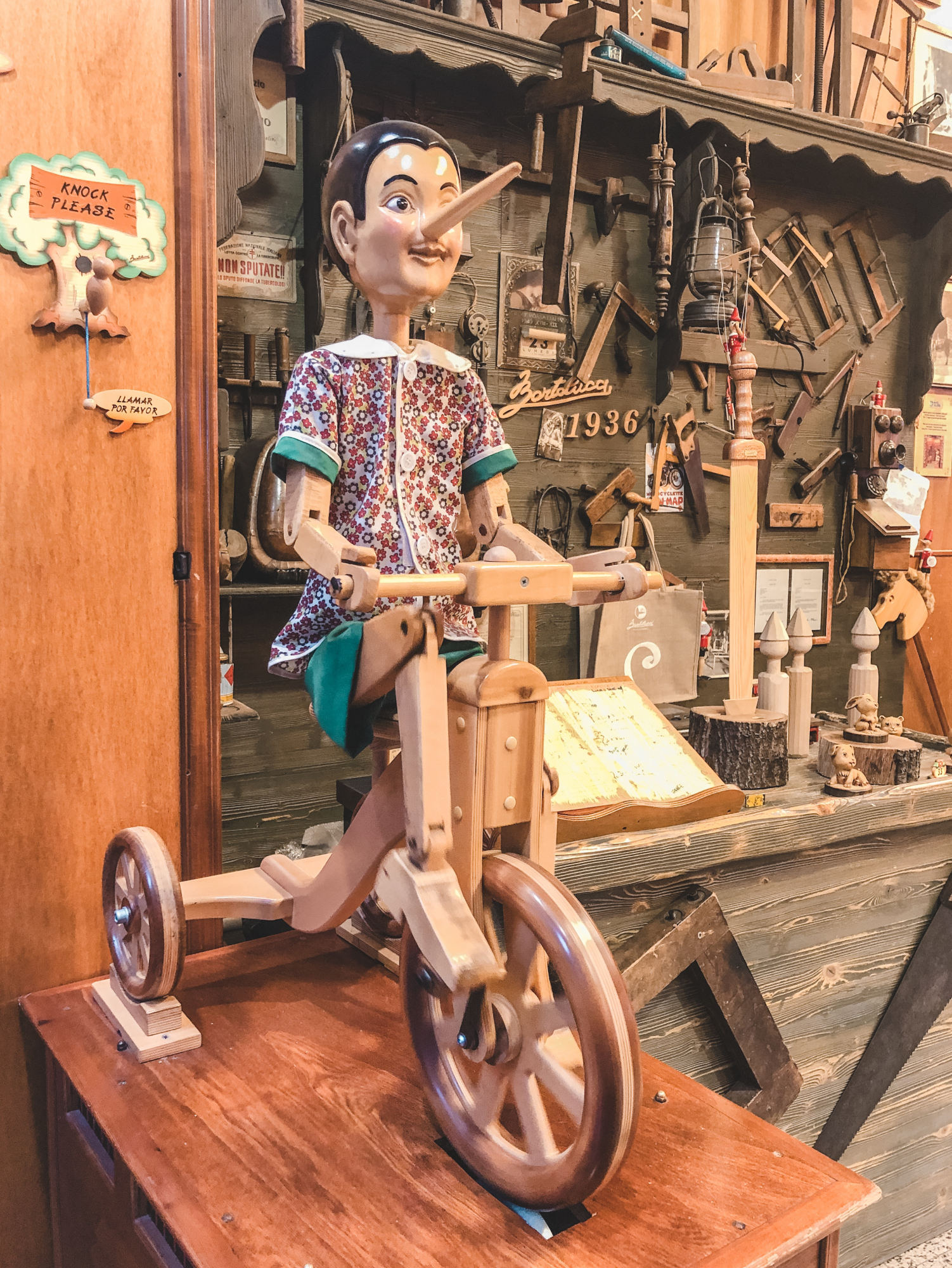 Encontrei a loja do Pinóquio em Roma