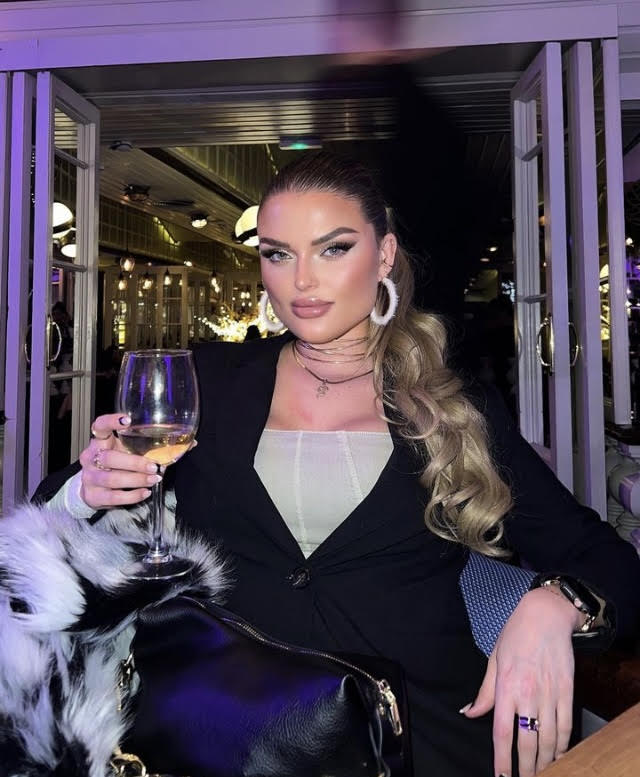 Influenciadora relata episódio traumático em festa organizada por futebolistas. “Saí de lá a chorar”