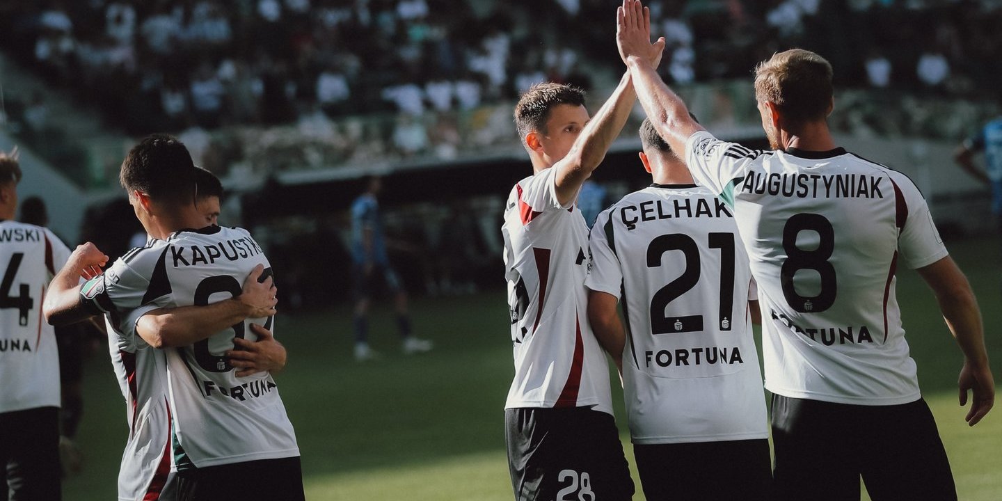 Vitória de Guimarães goleado em casa, Rui Vitória também afastado. Légia de Gonçalo Feio segue em frente