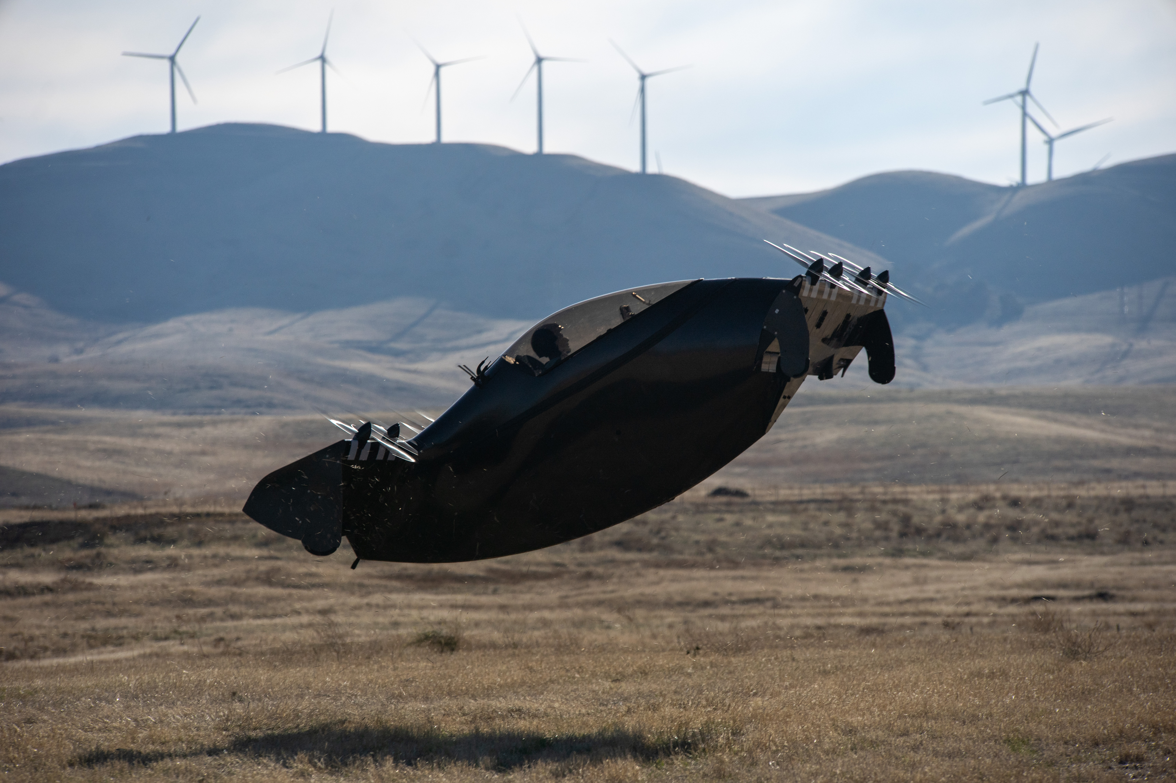 Das flores às estrelas-do-mar. 10 sugestões de brincos para usar neste verão (até 15,99€)