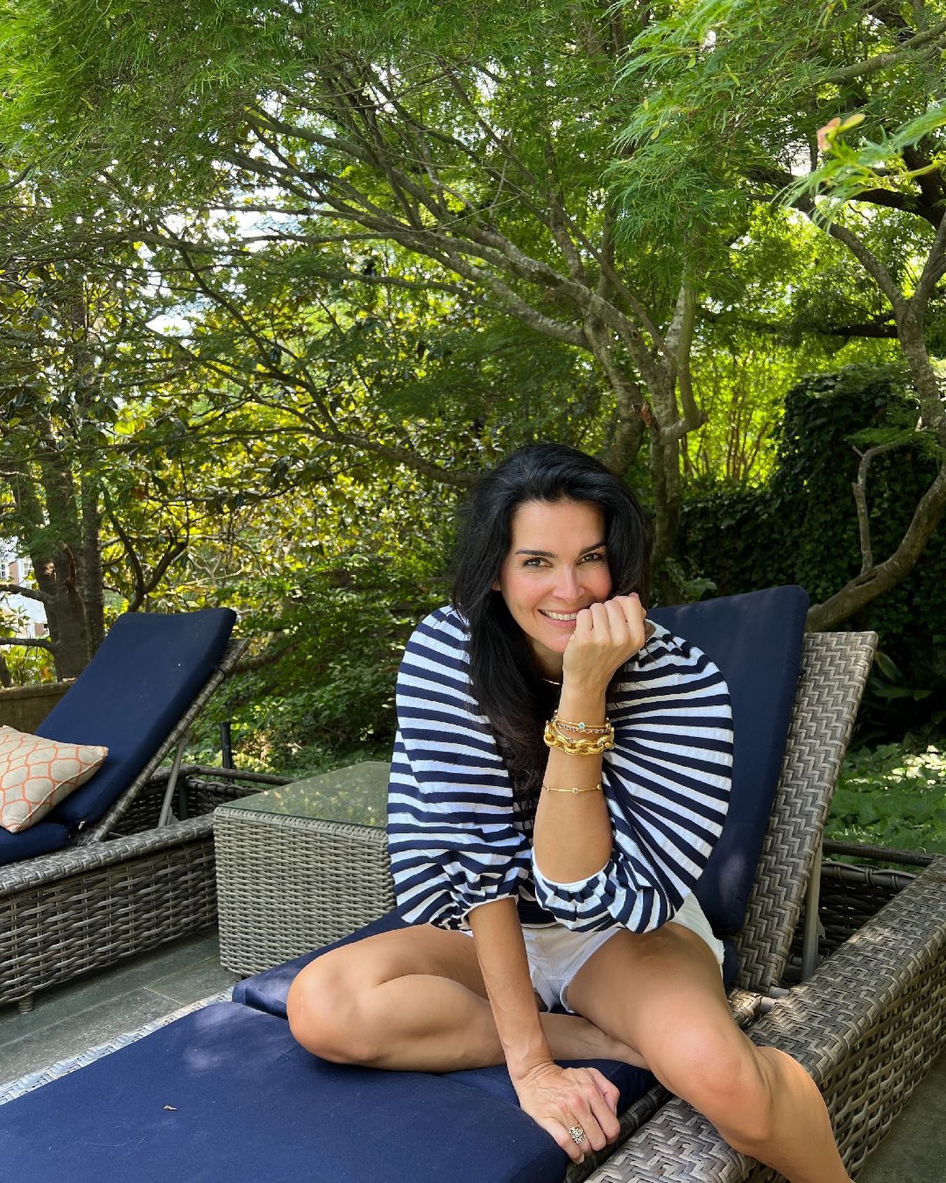 Homem fez-se passar por mulher que entregava compras e matou o cão de atriz de “Lei & Ordem”