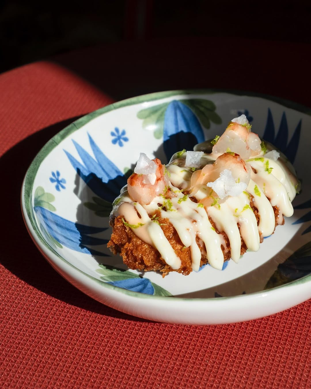 Boato. Vá jantar fora num supper club com desconhecidos e sem conhecer o menu ou o local