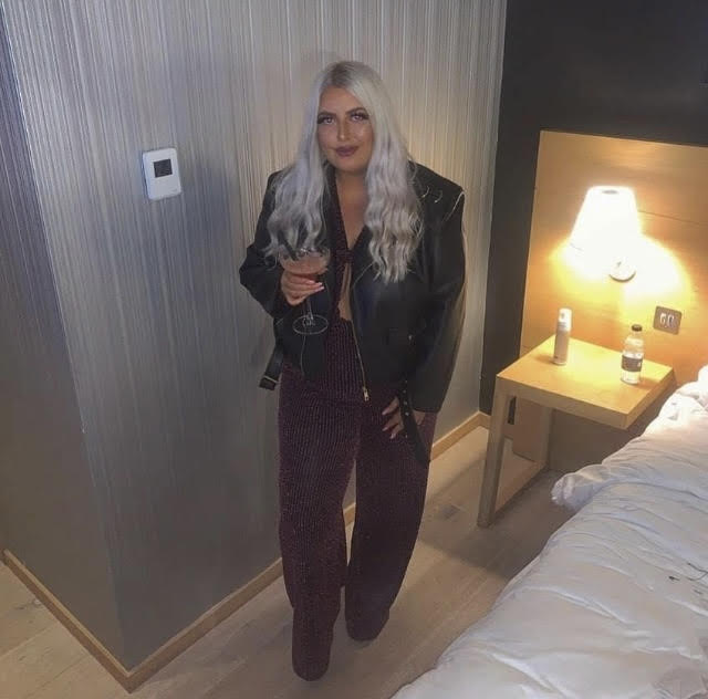 Mulher de 28 anos viajou para a Turquia para colocar uma banda gástrica. Morreu durante a operação