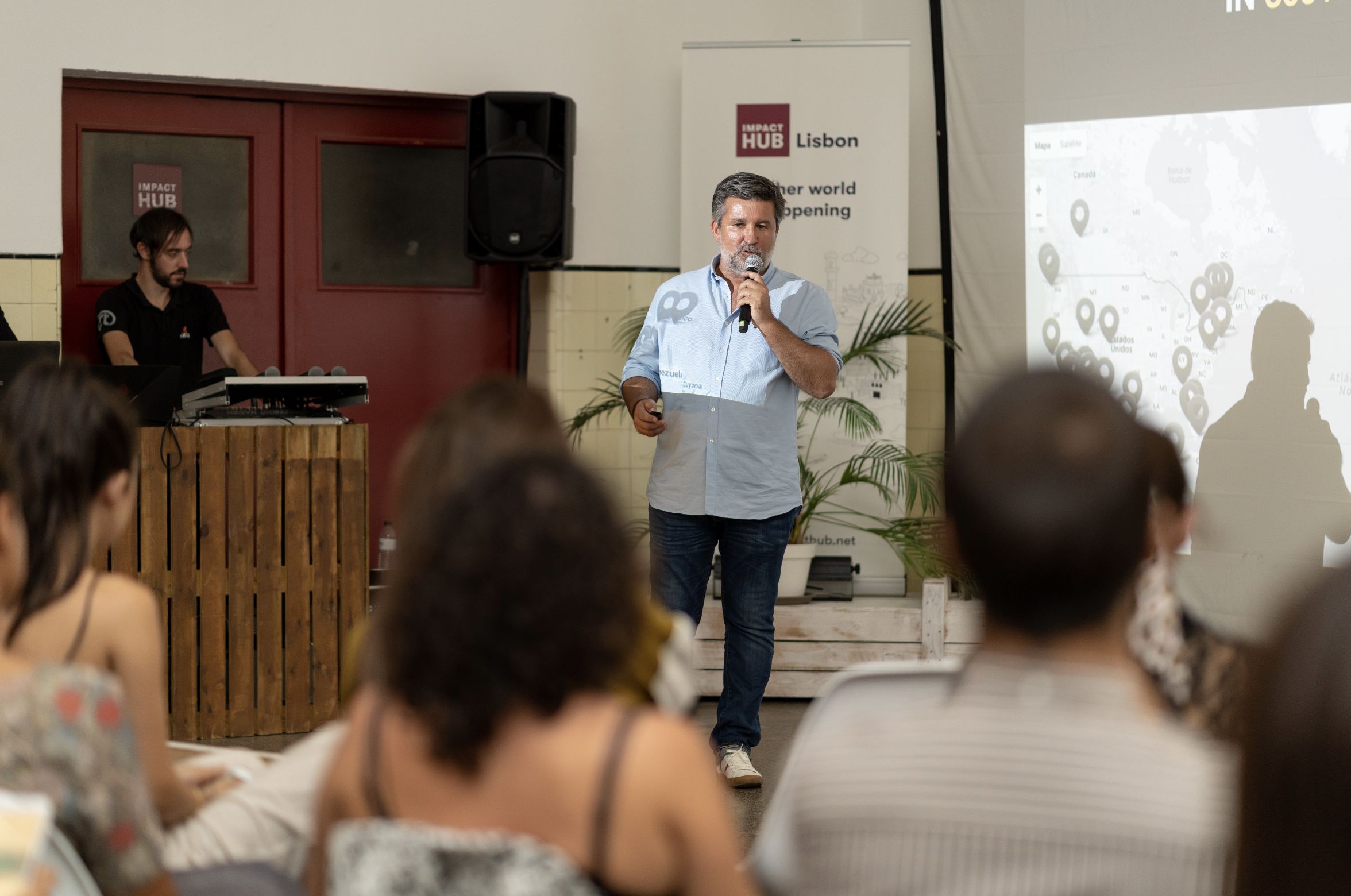 Fuckup Nights. Eles fracassaram nos negócios — e juntaram-se para falar sobre isso
