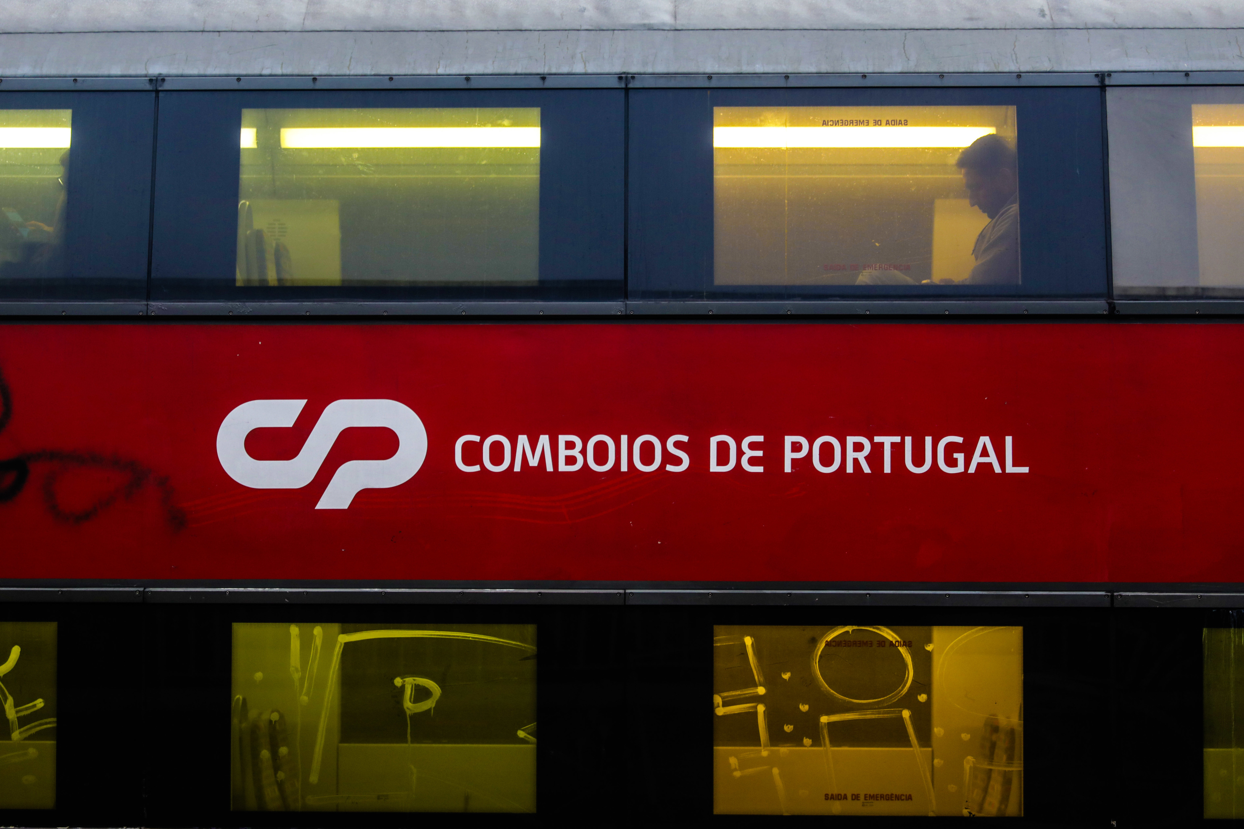 Greve na CP suprimiu mais de 60 % dos comboios previstos até às 07:00