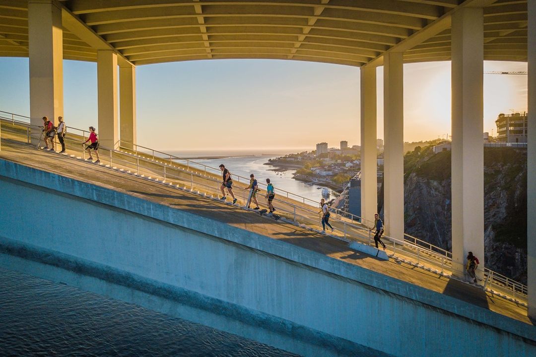 Veja o Douro do cimo da Ponte da Arrábida — o regresso das visitas é feito com descontos