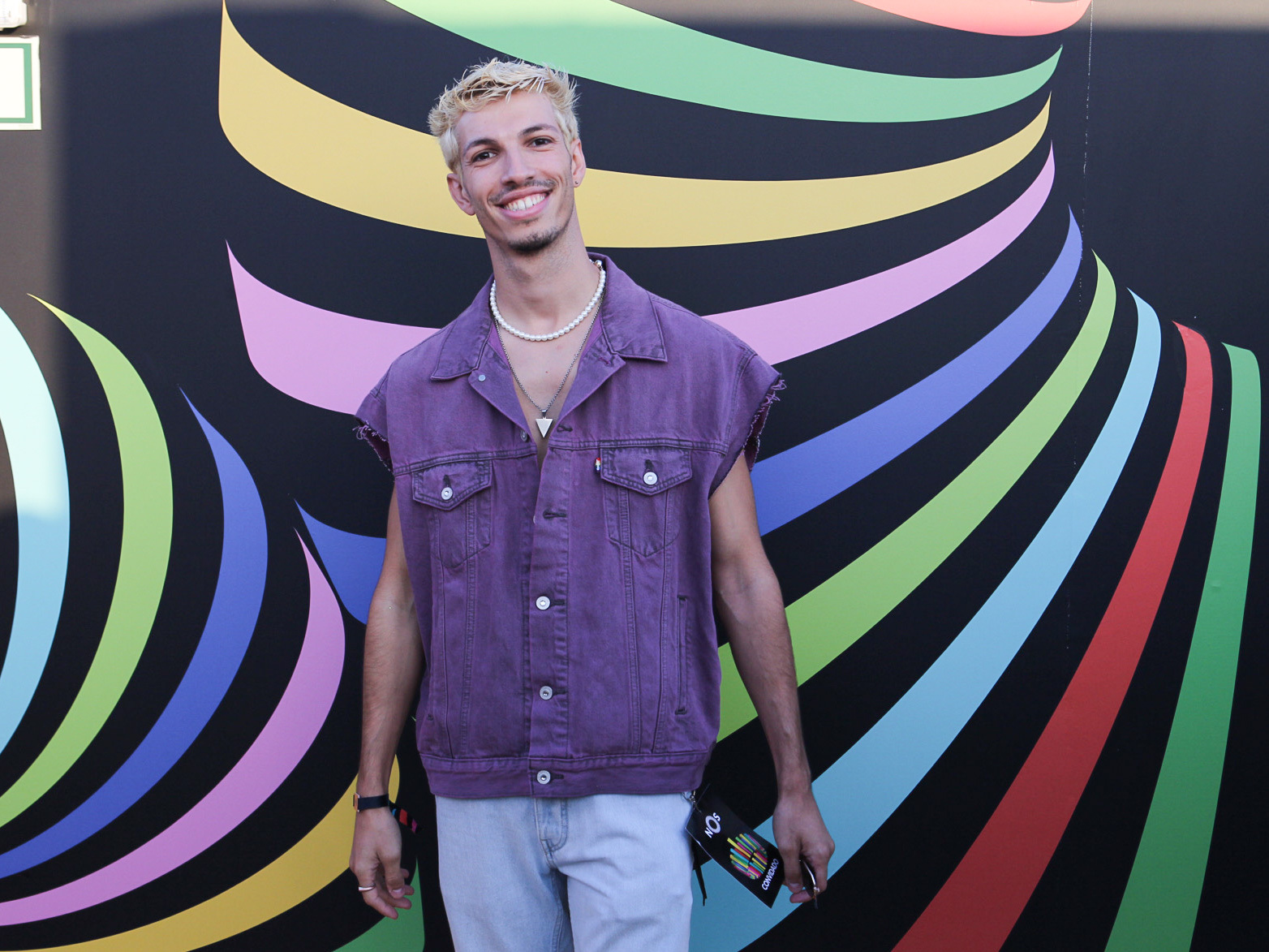 André Leitão, o Carlinhos de “Rabo de Peixe”, revela elogios de espectadores estrangeiros