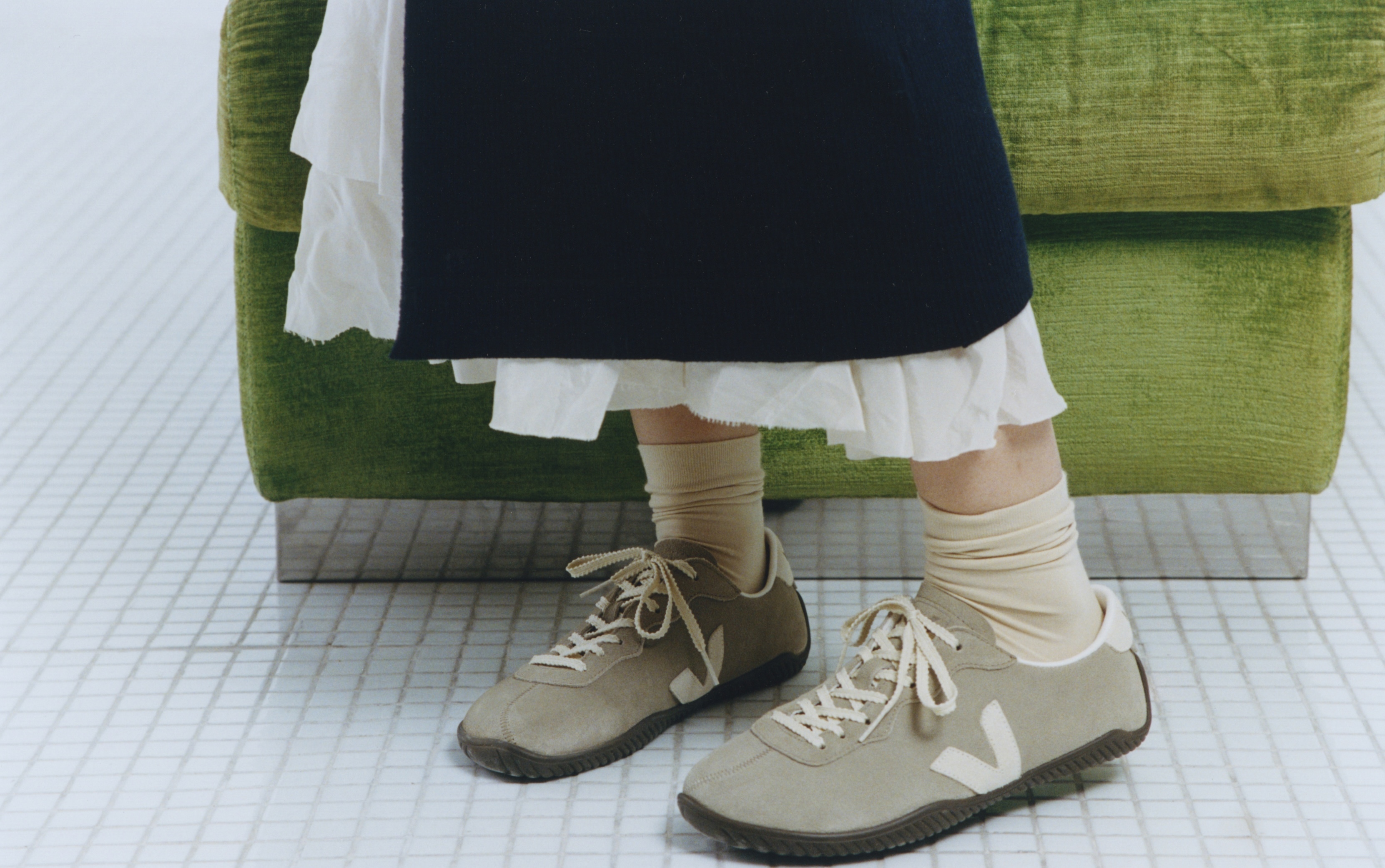 Jitsu. Este novo modelo da VEJA adapta-se ao pé na perfeição (e os tons não podiam ser mais tendência)