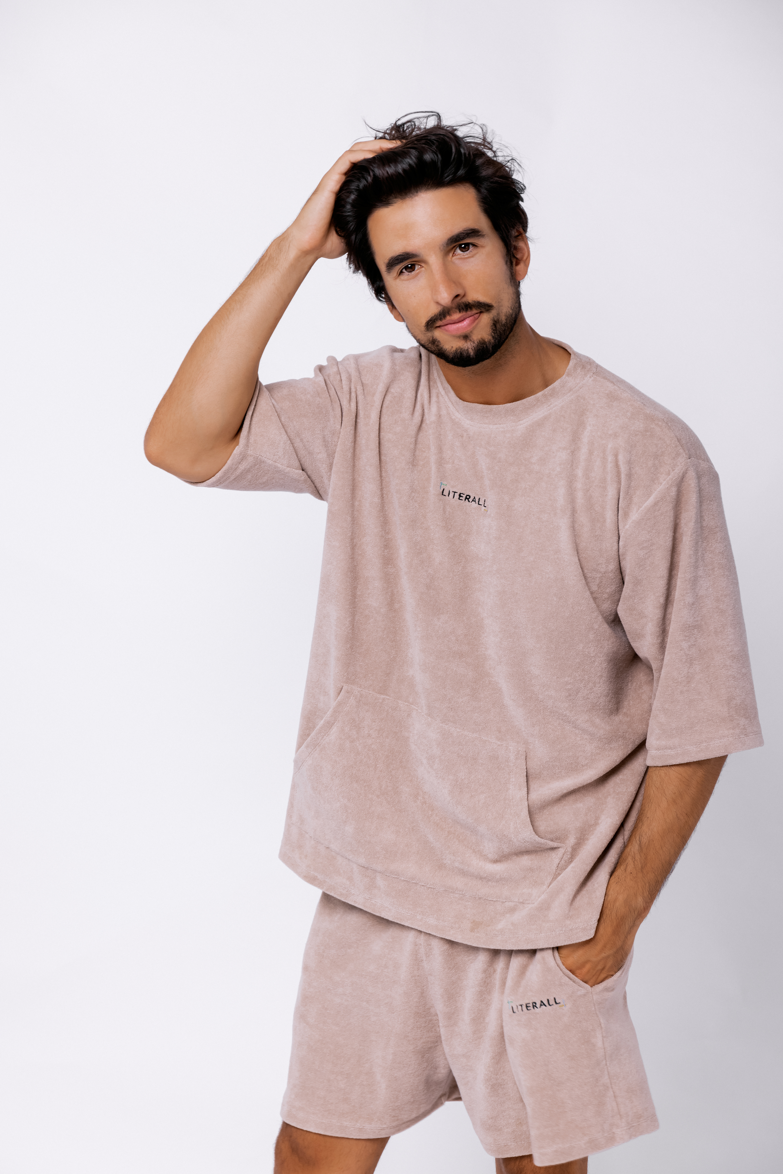 Literall. João Montez lança marca de roupa livre de género e focada no conforto