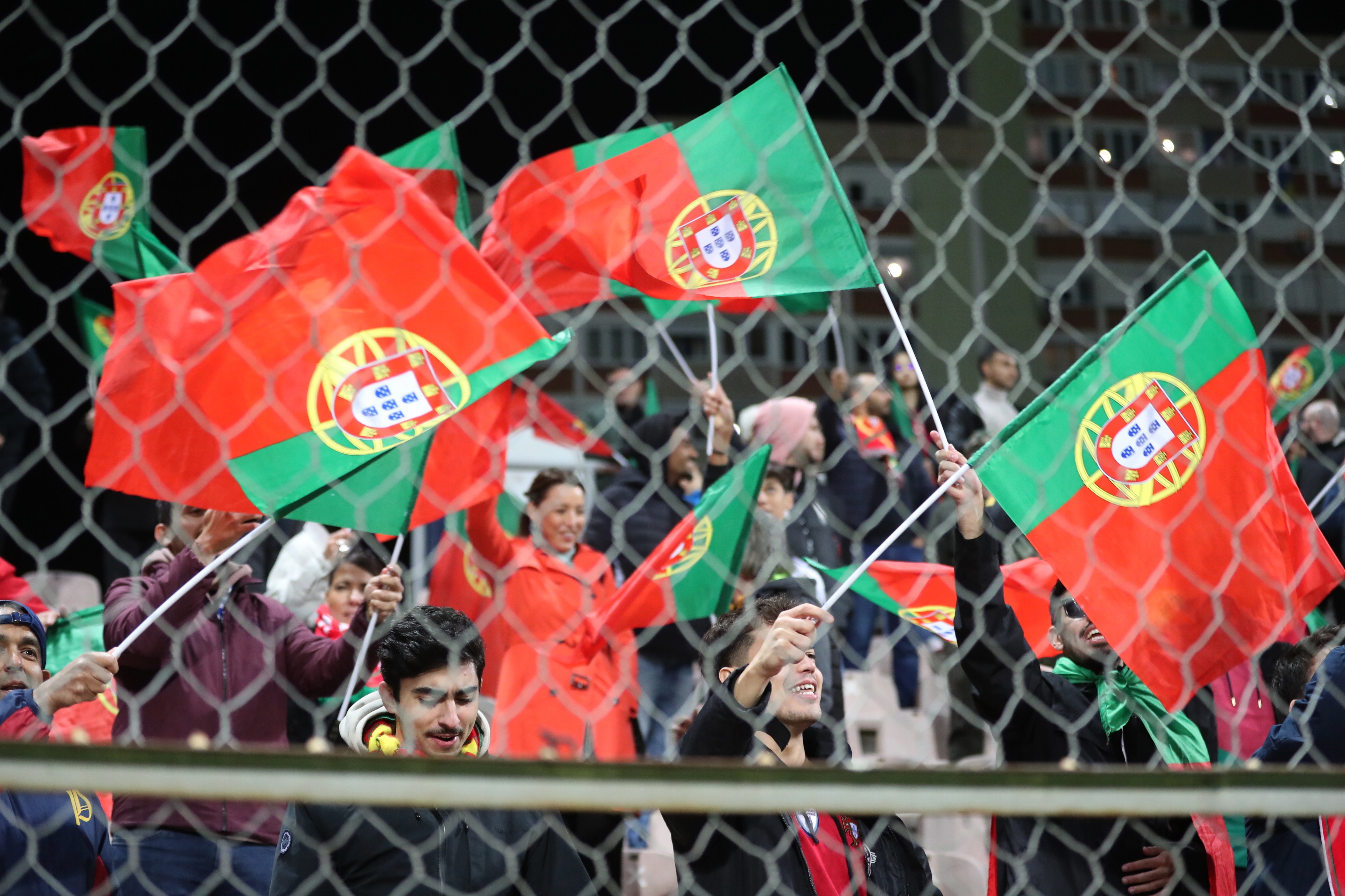 Reações dos jogadores de Portugal: Cancelo deu chapada de luva branca  Otávio feliz por João Neves que cumpriu sonho - EURO Qualificação - SAPO  Desporto