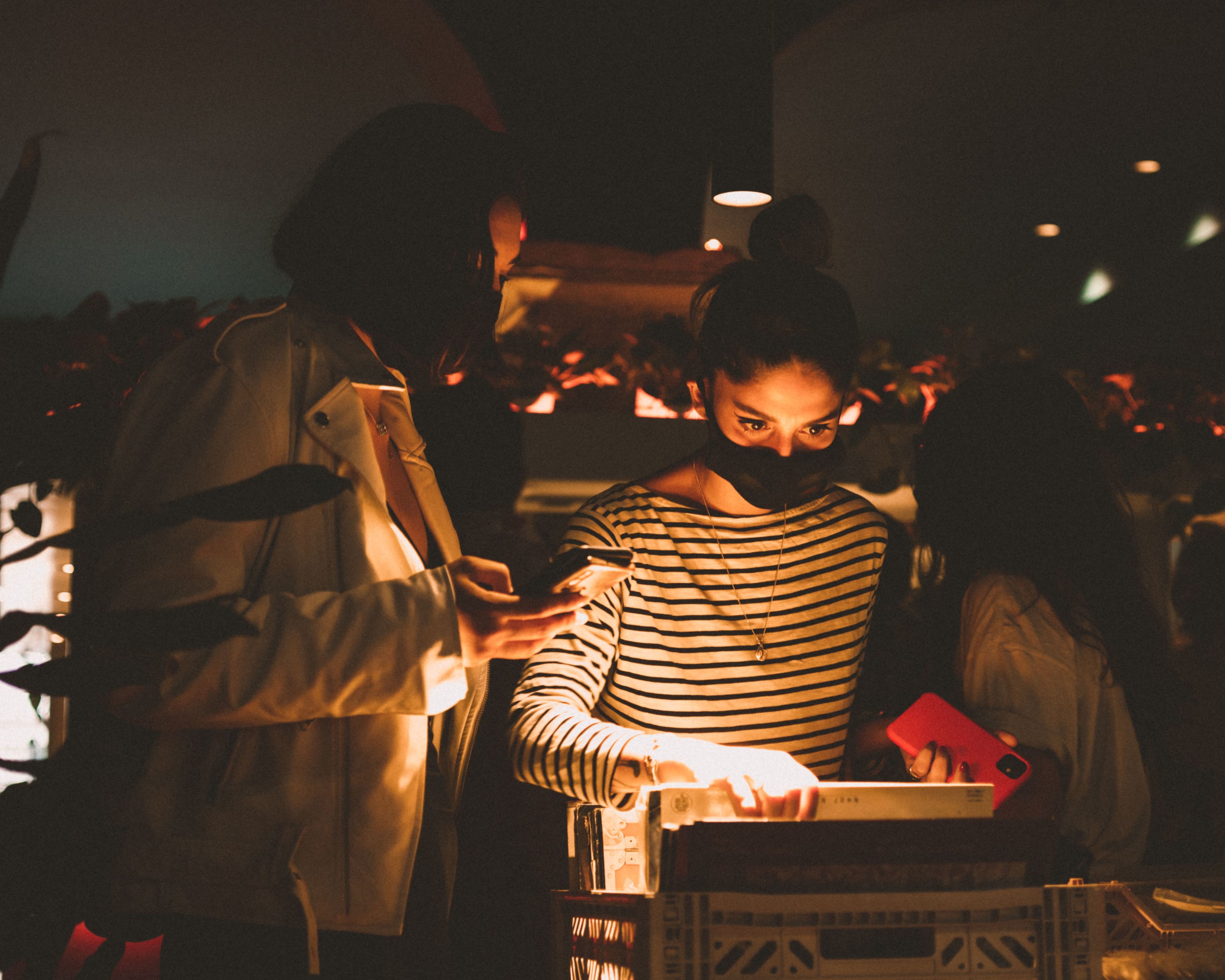 STATIC. No novo bar da Rua da Madalena há cocktails, petiscos, vinil e bom ambiente à séria