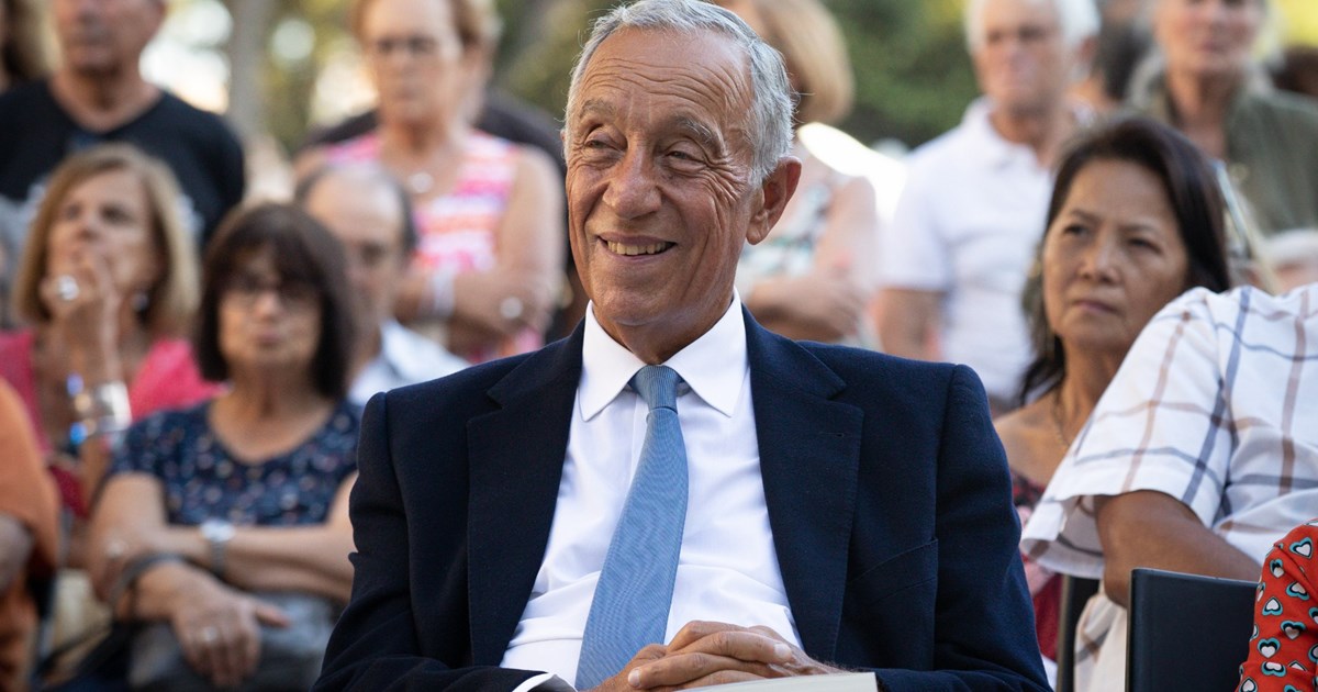Marcelo Rebelo de Sousa não se livra dos apertos de mão virais. Snoop Dog recorda um deles