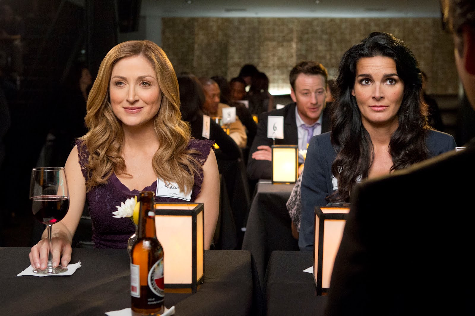 Celebre o Dia dos Namorados com speed dating e show burlesco