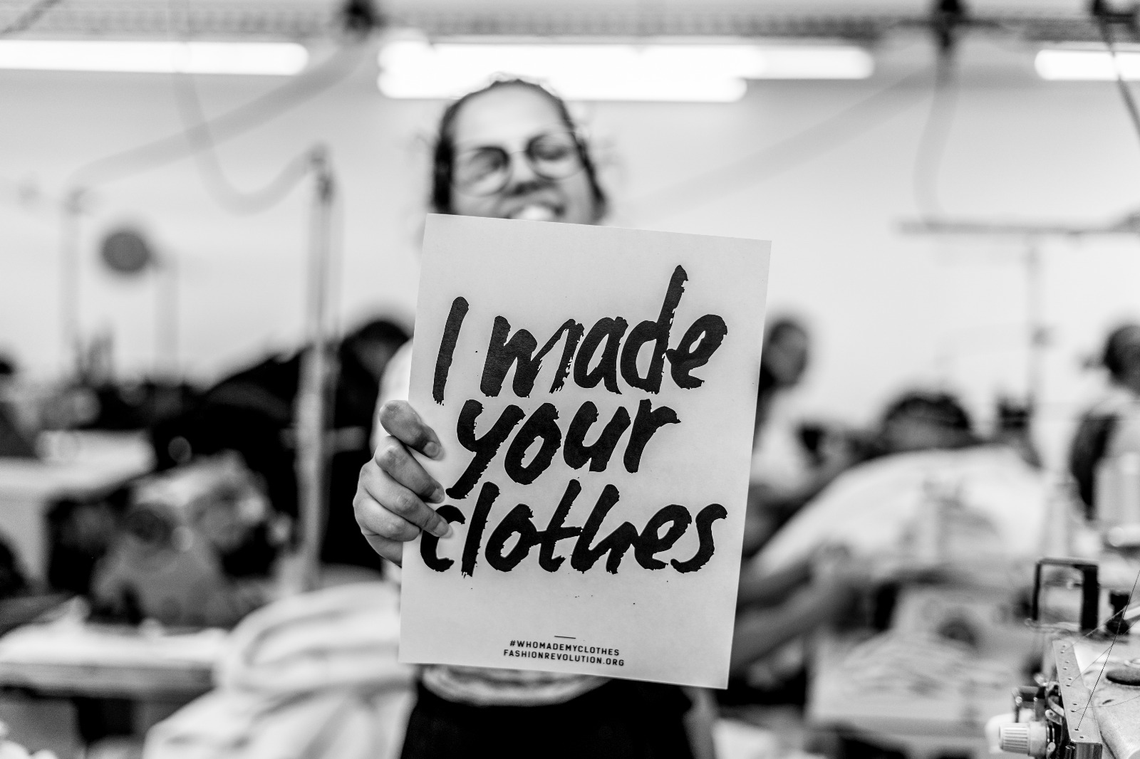 Näz. A marca de roupa que mostra quem lhe faz a roupa