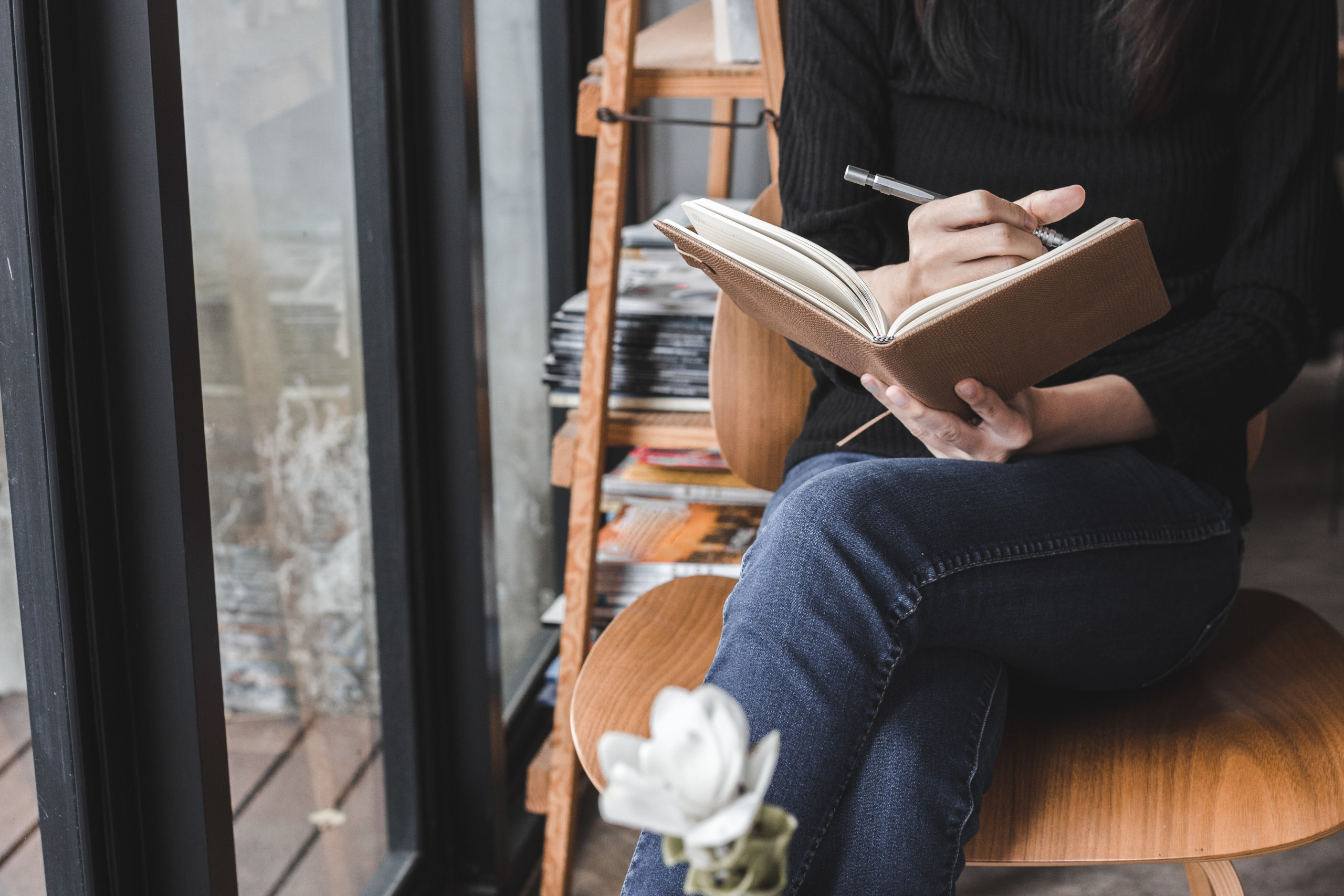 I can write картинки. математика для детей. ученик с мелом. Her writing. Her writing.