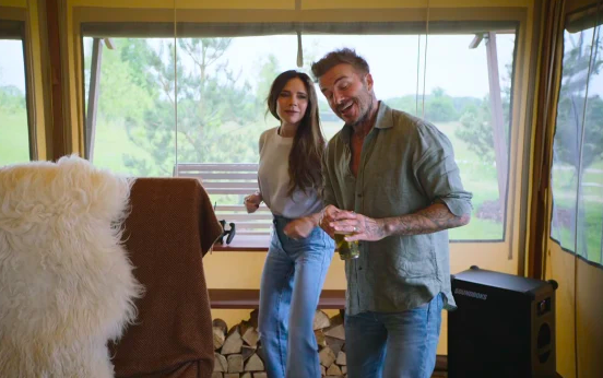 Victoria Beckham é fã de jeans de cintura subida. E estes 10 pares piscam o olho aos da designer britânica