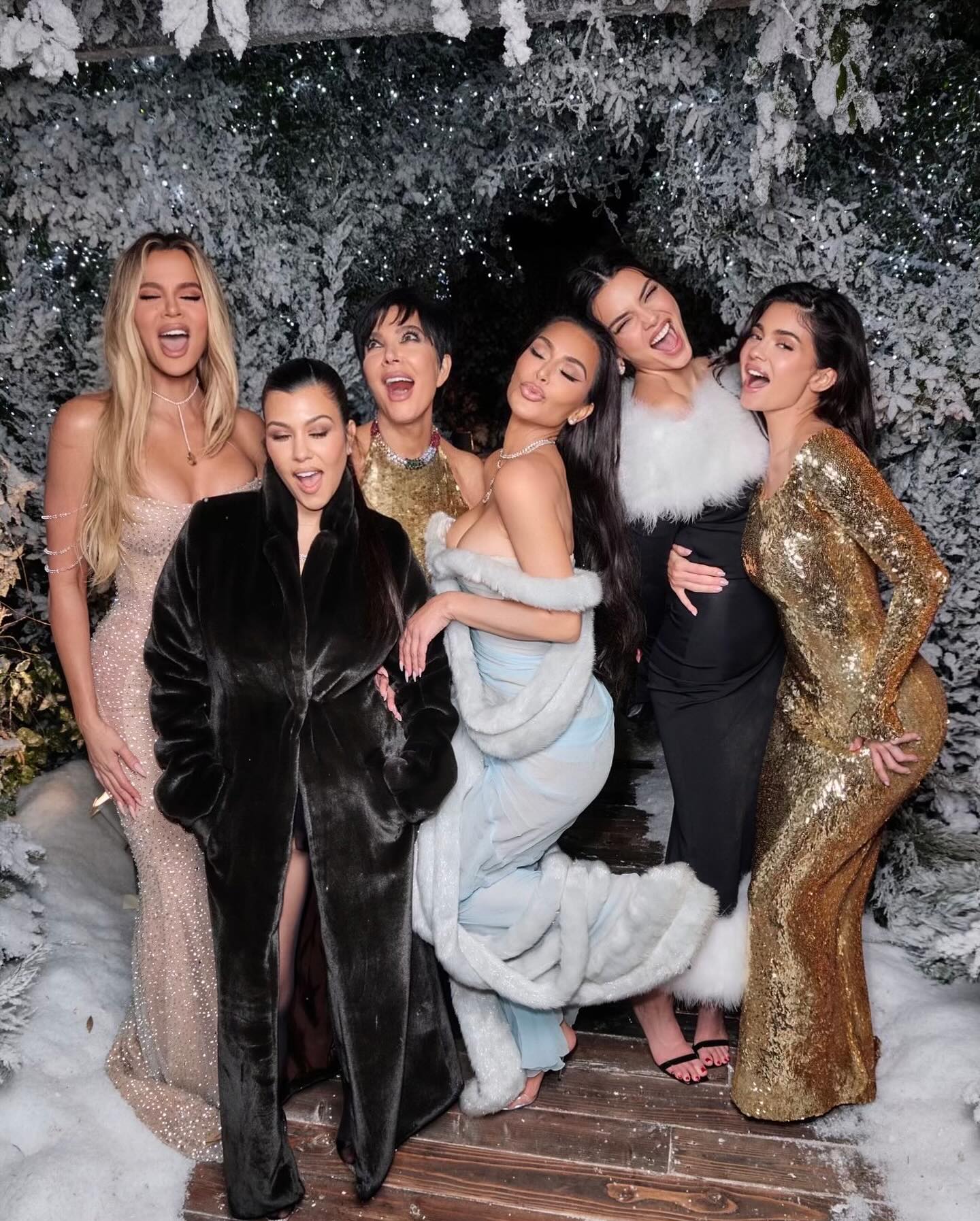 Ainda se lembra como era a família Kardashian no início da fama? Veja as mudanças radicais