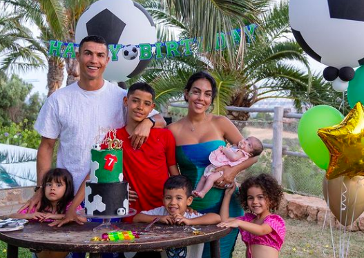 De CR7 a Kylie Jenner. Relembre as celebridades que tiveram bebés em 2022