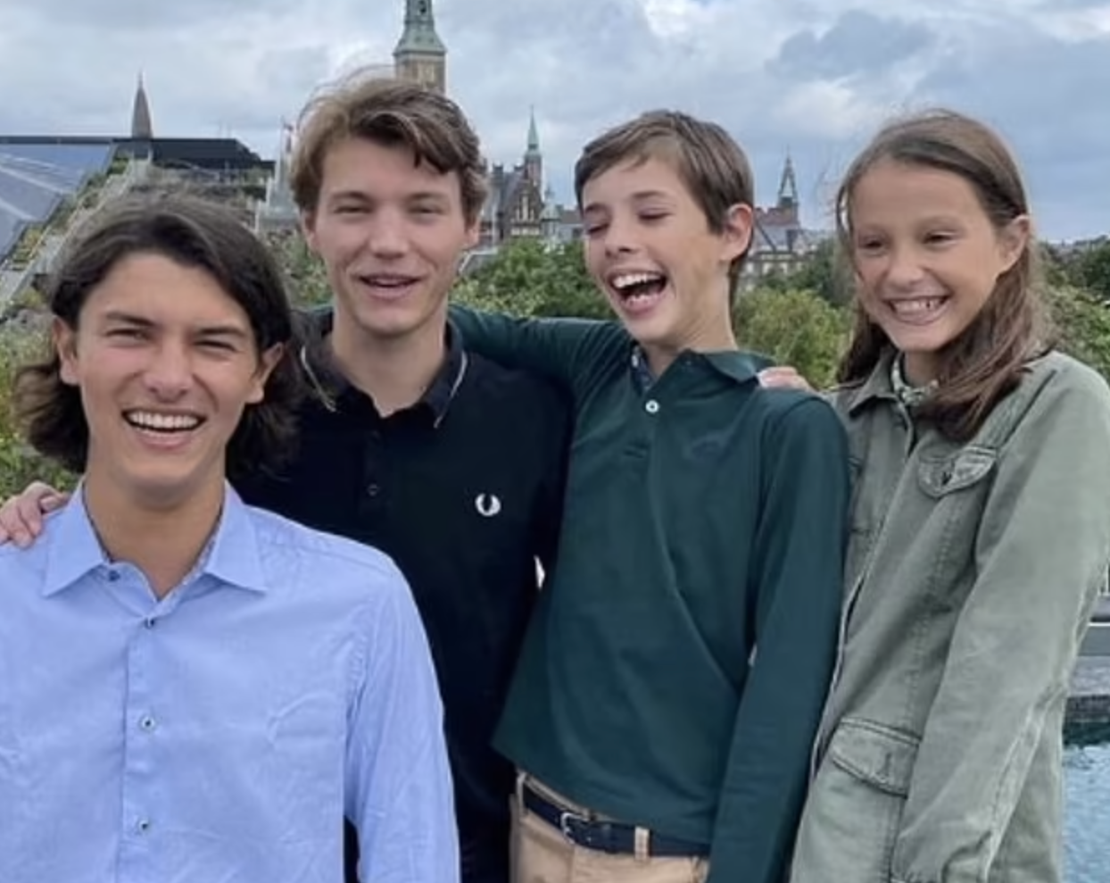 Rainha da Dinamarca retirou os títulos reais aos quatro netos mais novos para que possam ter “uma vida normal”