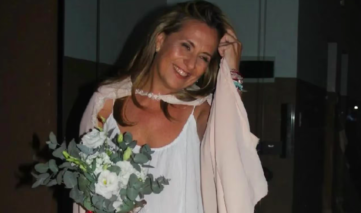 Esta mulher de 49 anos casou-se consigo mesma. “Amo-me e escolho-me”