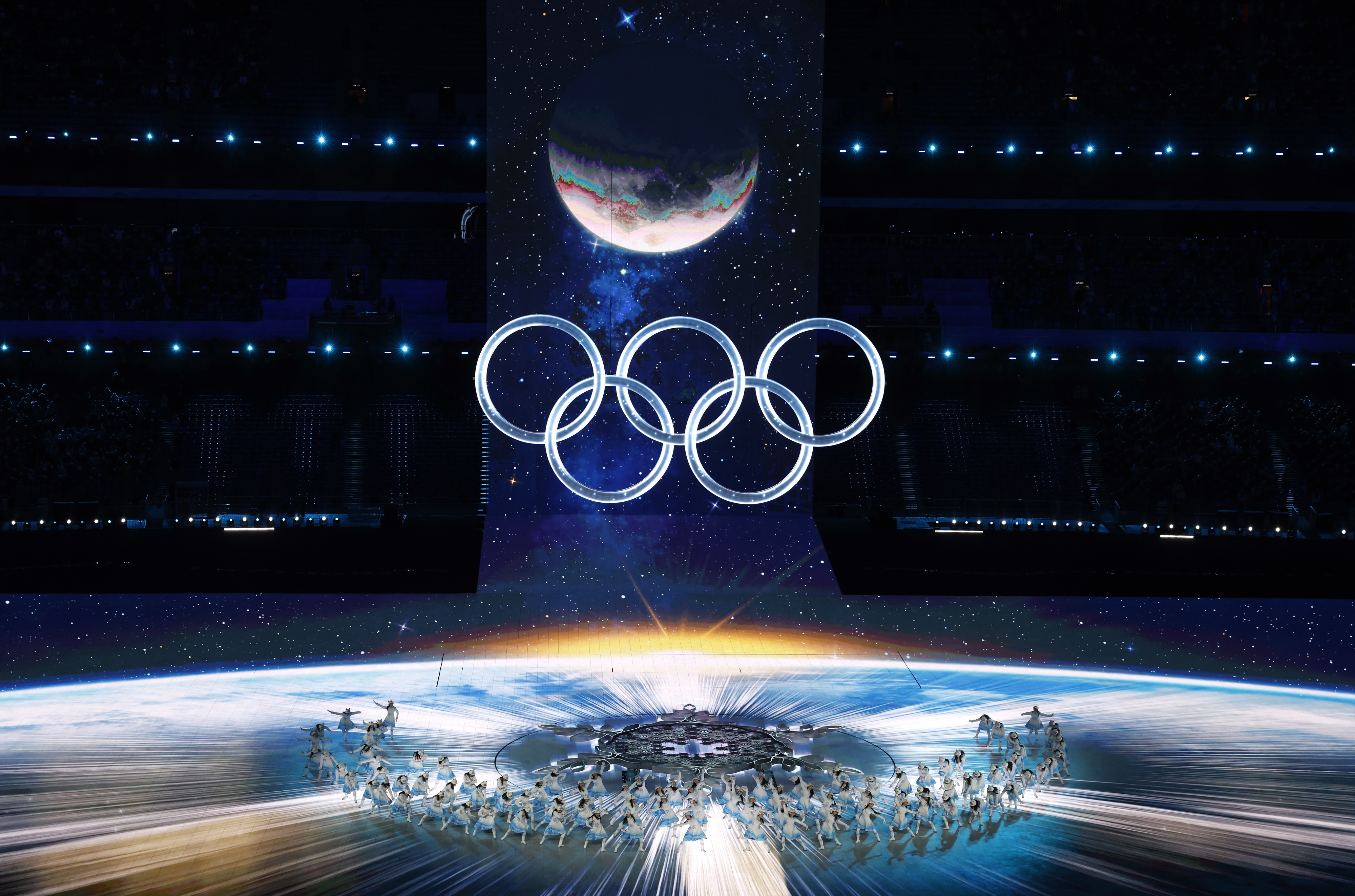 Luzes, música e pirotecnia. Que comecem os Jogos Olímpicos de Inverno -  Desporto - SAPO 24