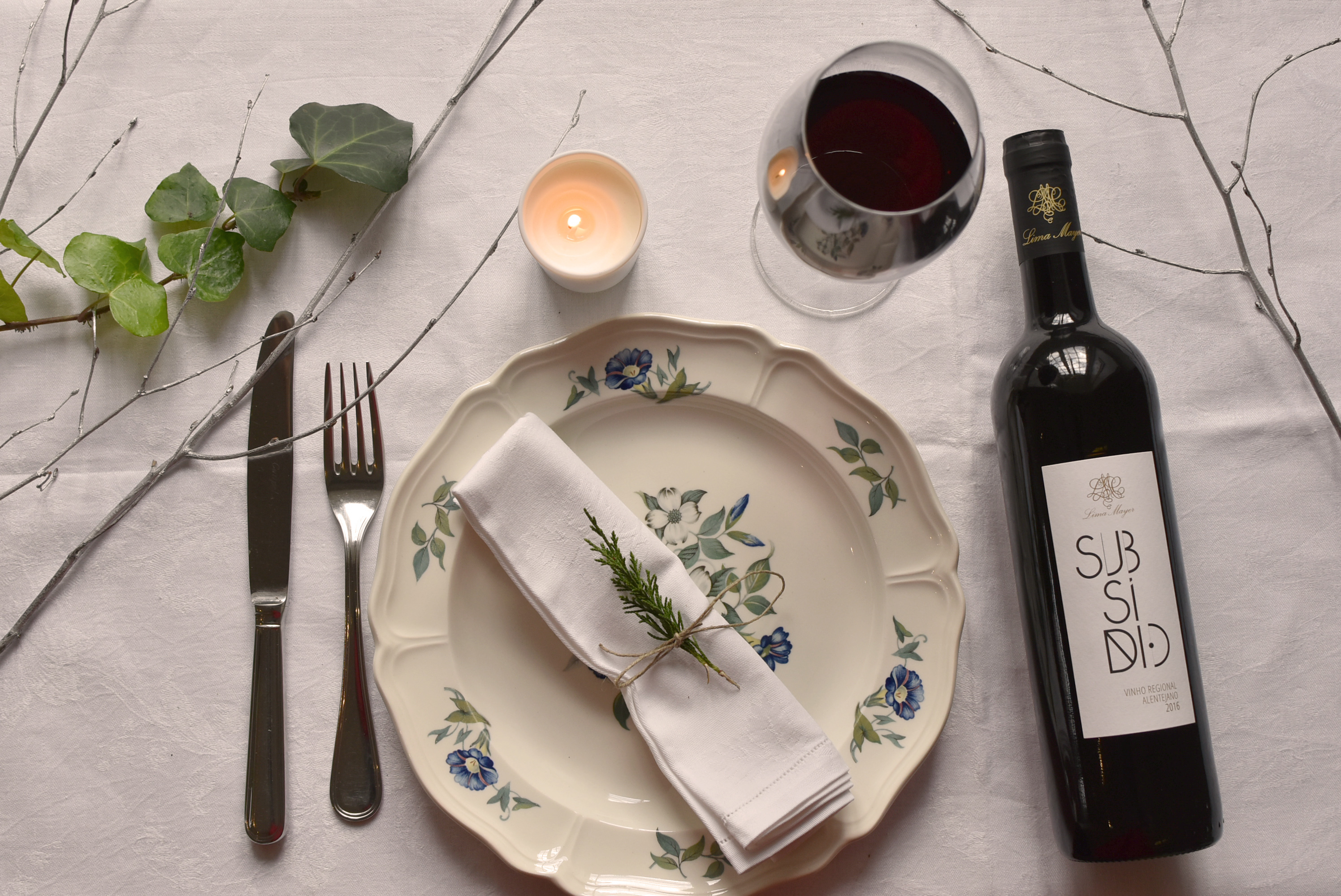 Dia de Reis com três Magnuns cujas ofertas se servem em copos de vinho tinto