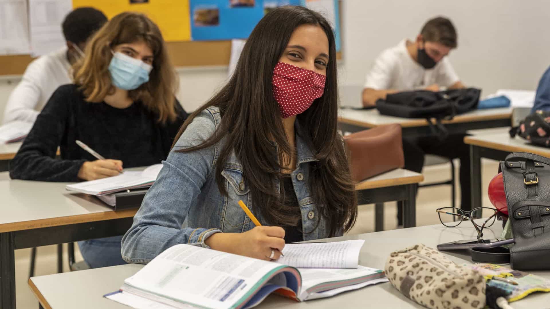 O próximo ano letivo vai ter mais dias de aulas e as férias vão ser menores