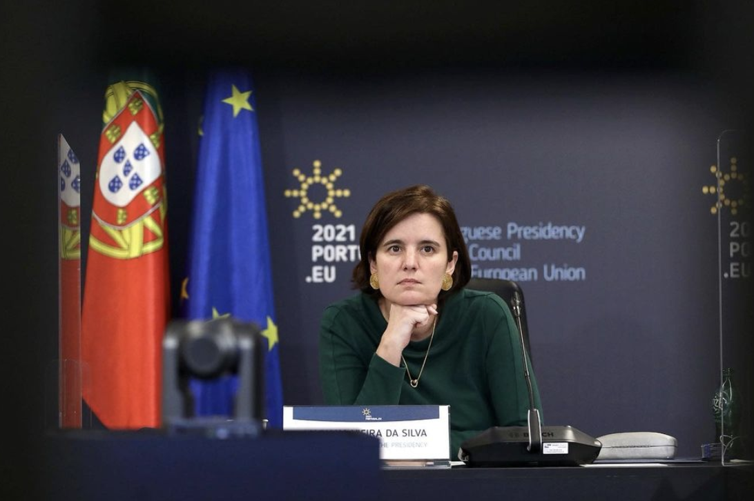 Cinemas com 75% da lotação e mais pessoas por mesa em restaurantes. Conheça as novas medidas