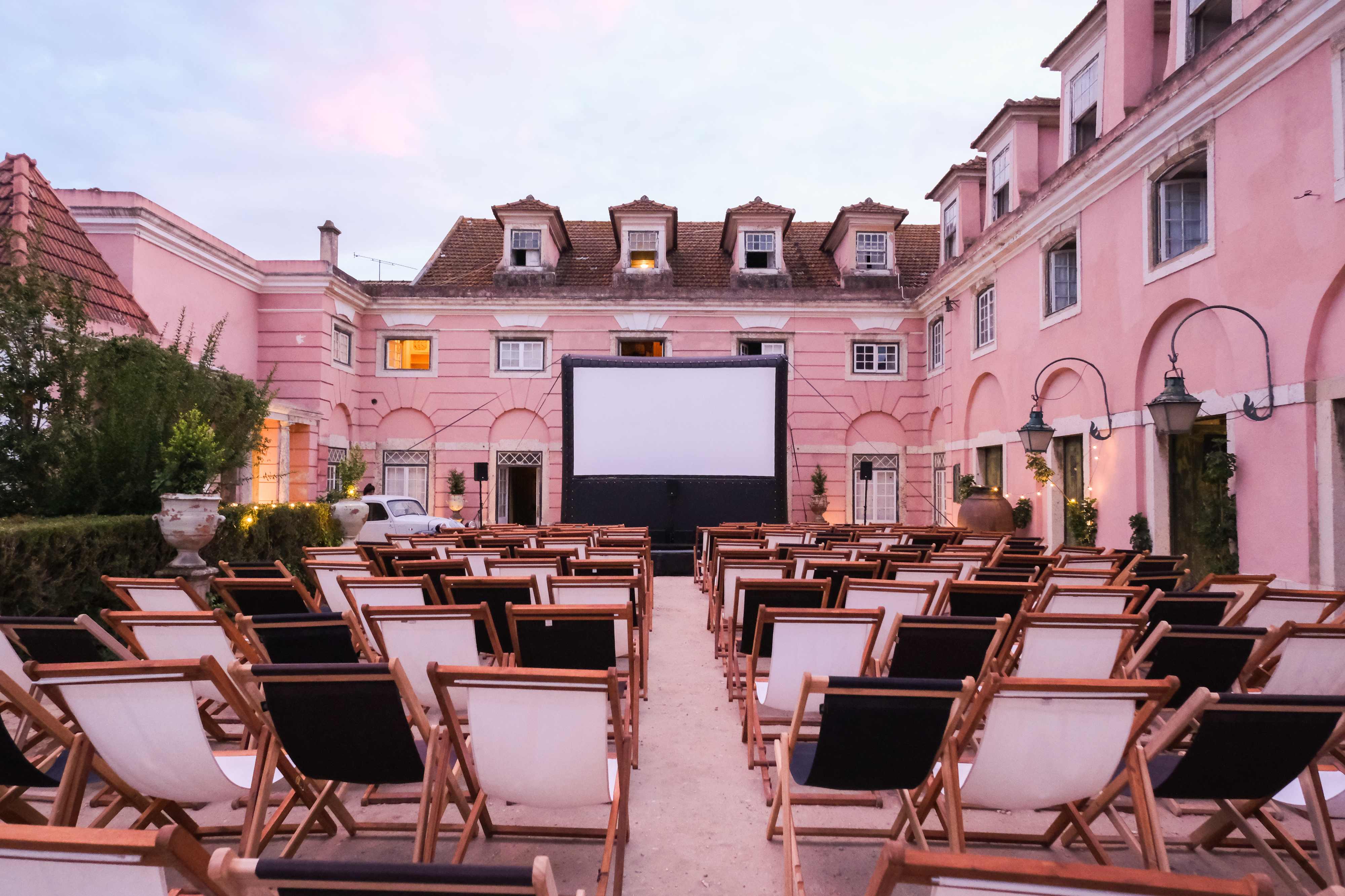 Salas de cinema não combinam com verão? Estas sessões ao ar livre provam que sim