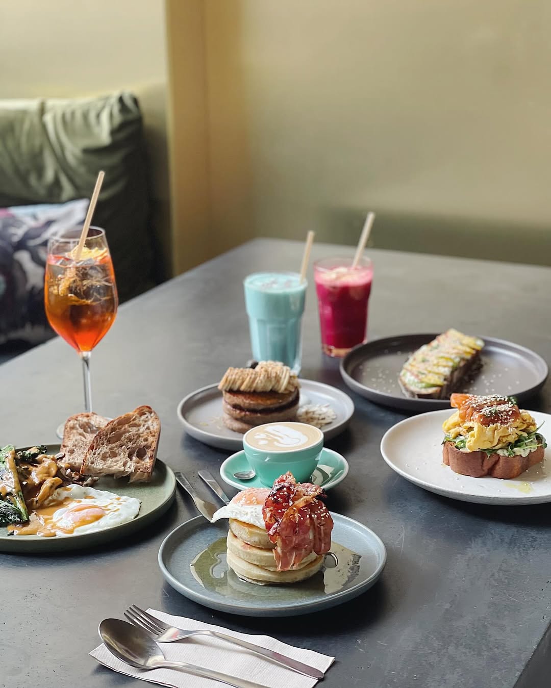 Descobrimos um brunch com propostas que têm tanto de saudáveis como de deliciosas. Saiba qual é