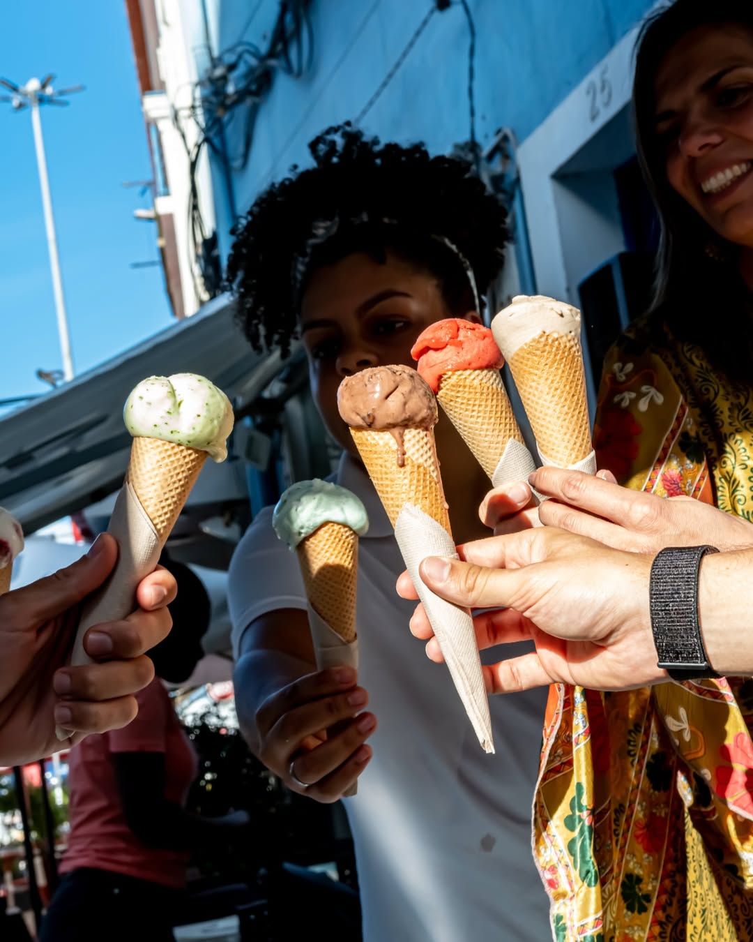Nesta nova loja com esplanada em Lisboa há gelados artesanais com álcool, queijo e até em bolo
