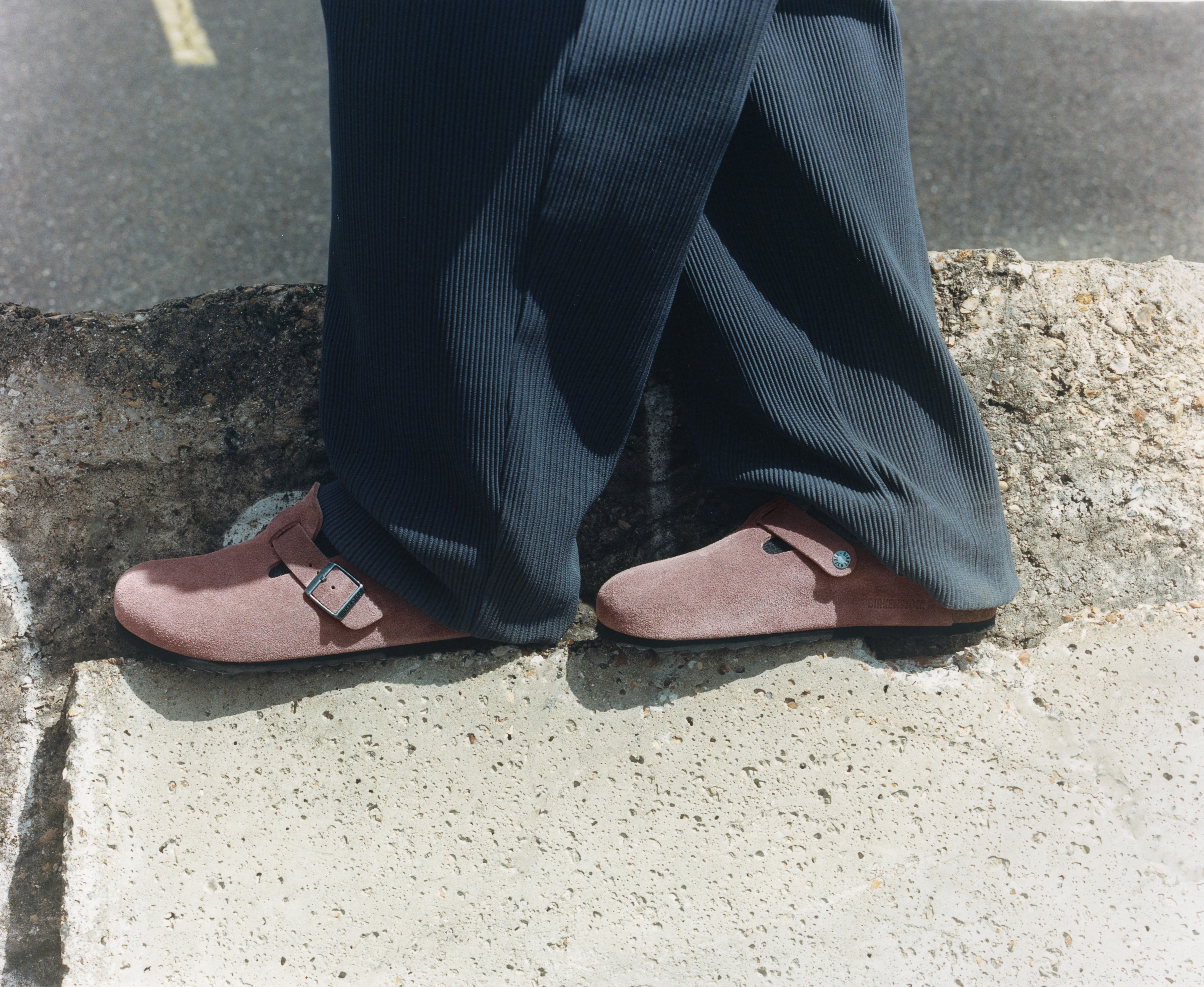 Tem mesmo de ver as novas cores deste modelo icónico de socas (que já nos fazem querer o inverno)