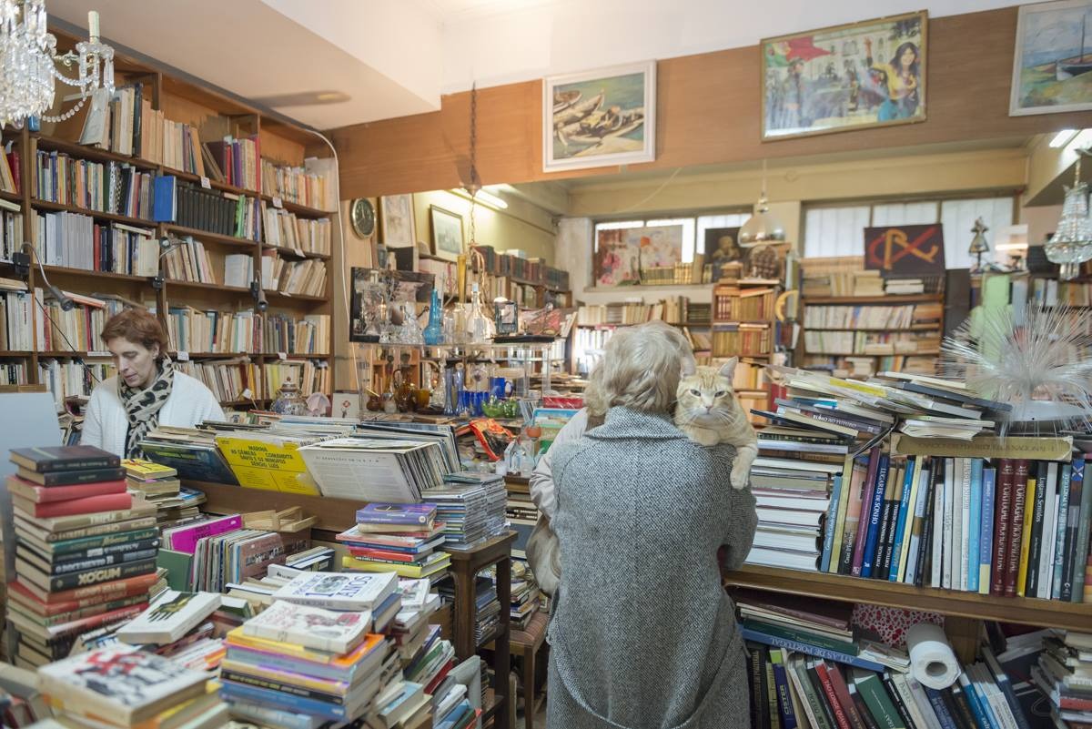 Depois de quase 10 anos encerrada, já há data de reabertura da histórica livraria Ulmeiro