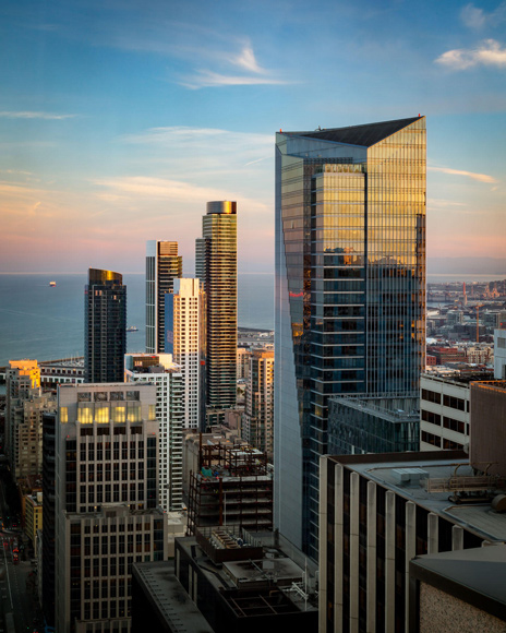 Torre na Califórnia inclina-se de ano para ano. Especialistas tentam encontrar solução