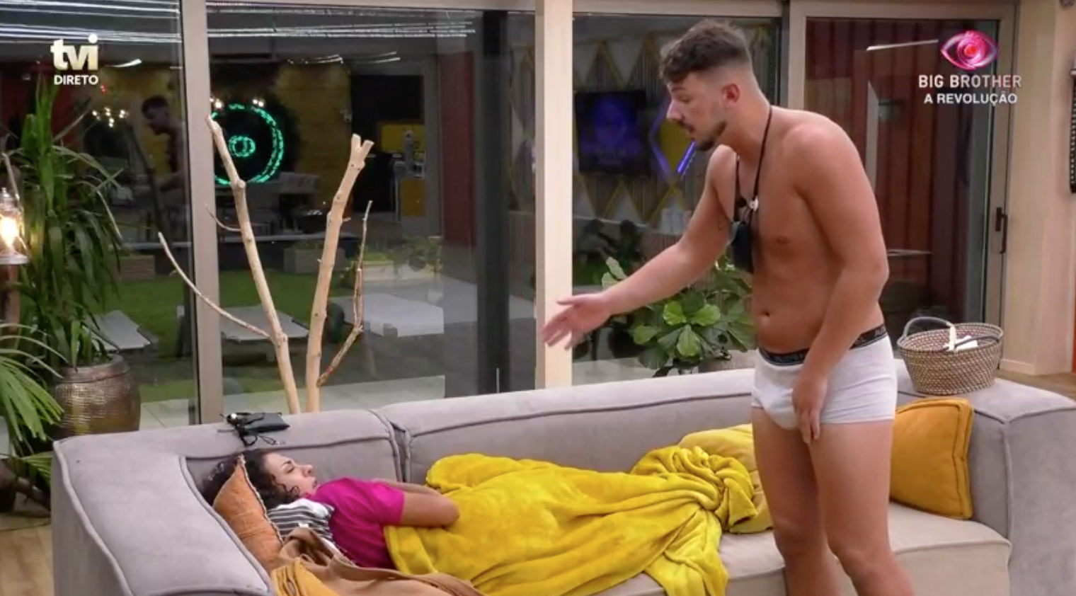 Renato e Jéssica em clima de tensão. Relação poderá chegar ao fim?