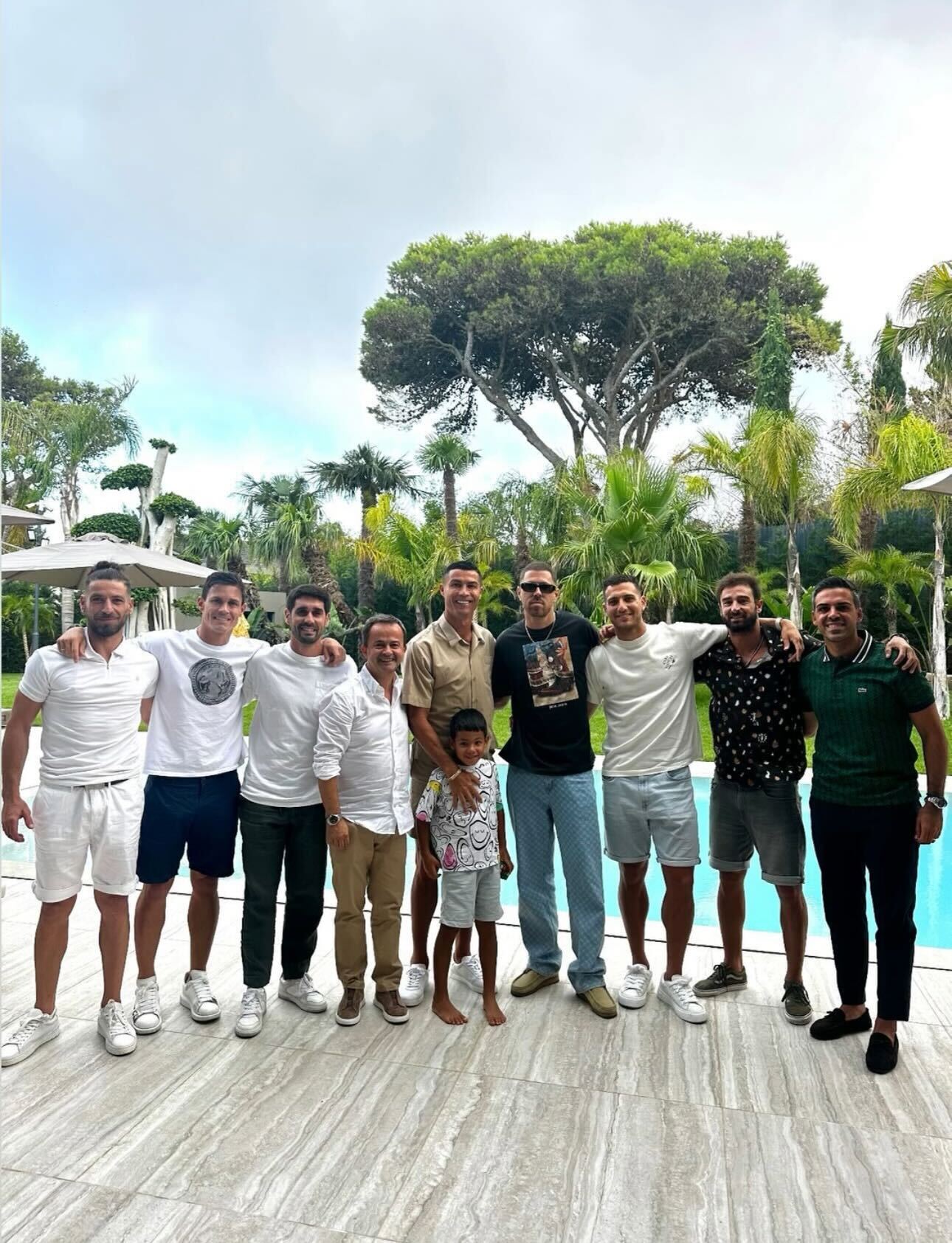 De férias em Portugal, CR7 convida Richie Campbell para concerto privado em casa. Veja o vídeo