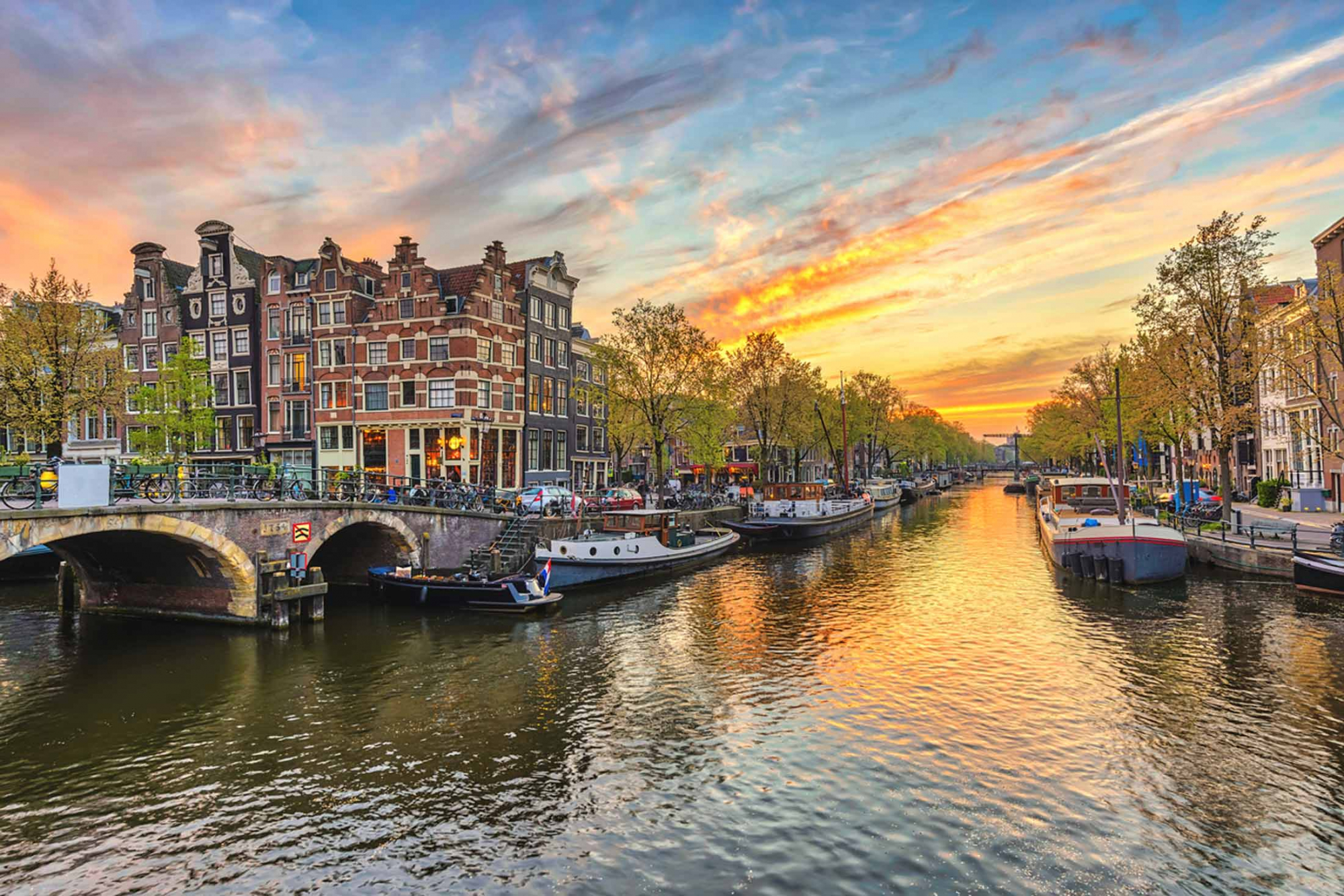 easyJet tem viagens para Paris ou Zurique a partir de 14,26€