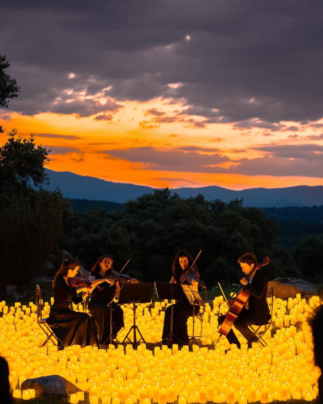 Palácio do Freixo vai iluminar-se com velas e ouvir orquestra tocar Coldplay e Queen. Candlelight de volta ao Porto