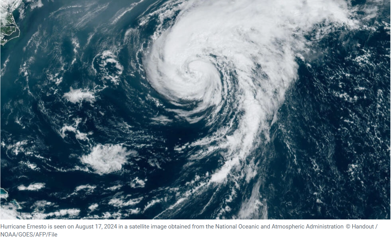 A nova coleção da H&M Studio é perfeita para ter looks de festa cheios de glamour (com preços desde 29,99€)