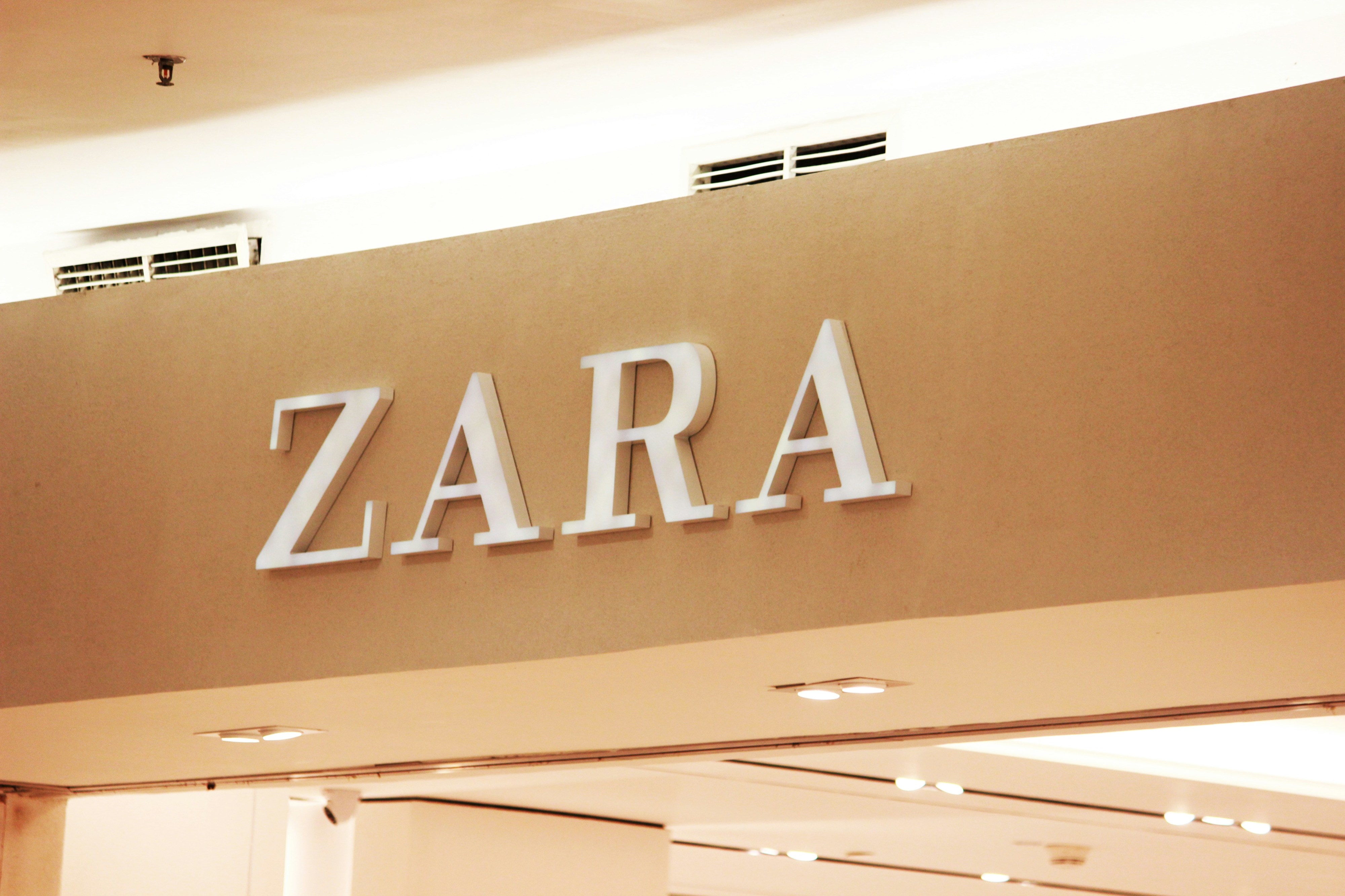 A Zara mais antiga do Mundo vai fechar. Saiba onde fica a loja
