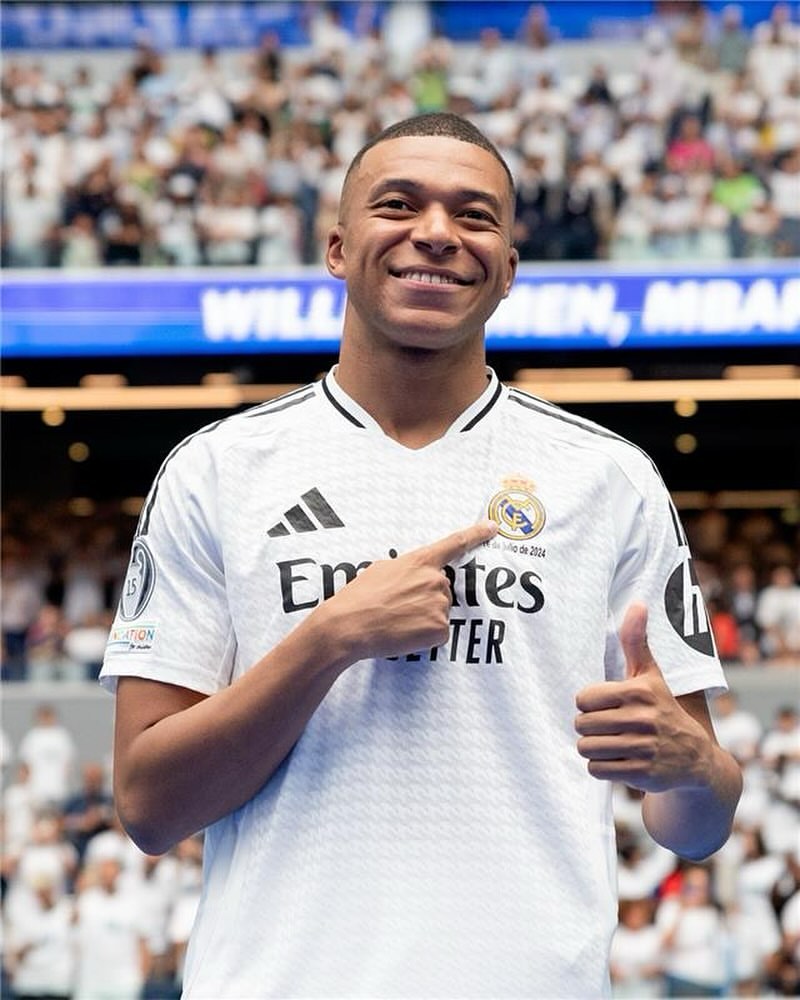 Mbappé em guerra com o PSG. Clube francês deverá 55 milhões de euros ao futebolista