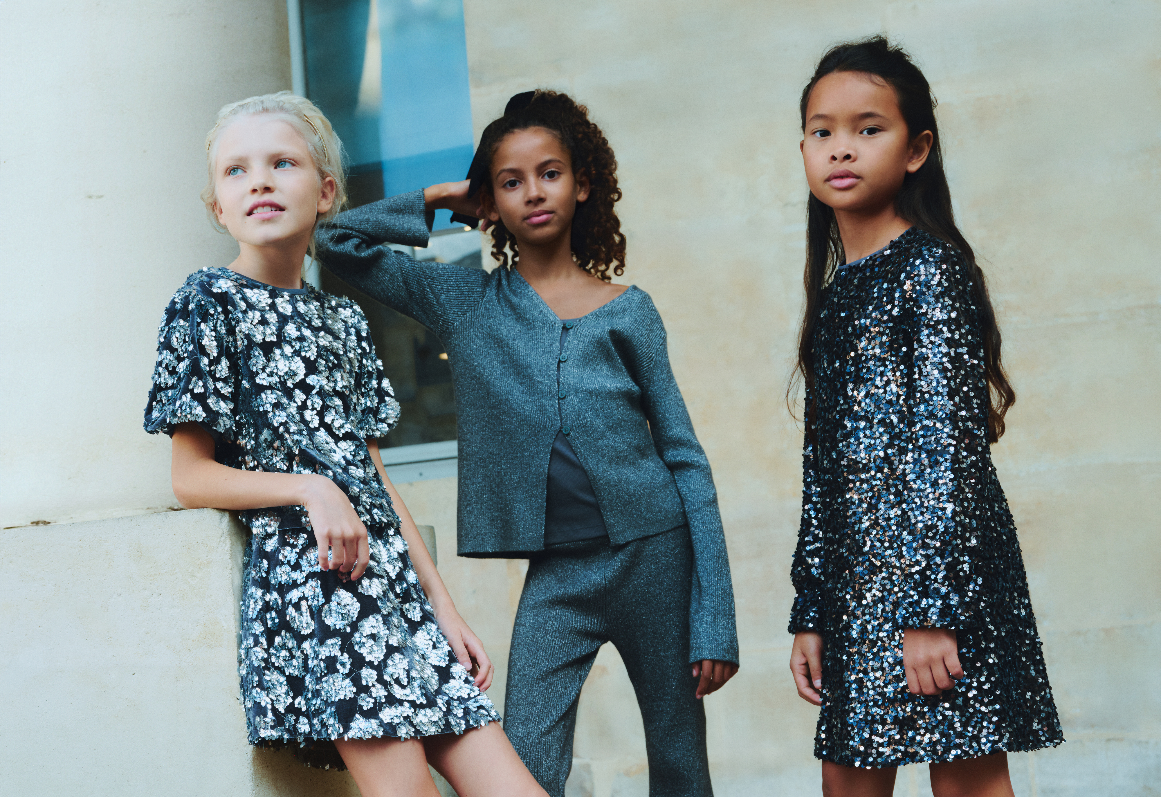 A roupa cheia de lantejoulas da Mango Kids vai fazer os miúdos delirarem. Veja 12 peças (desde 12,99€)