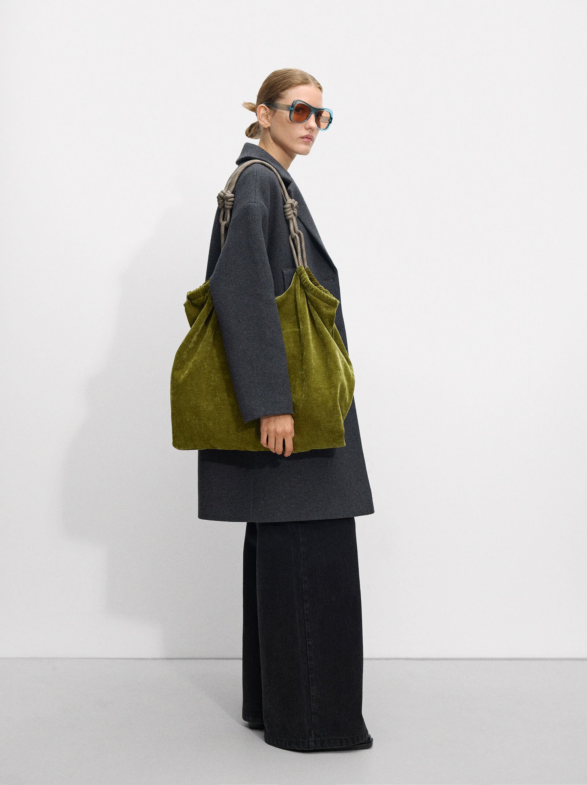 Não sai de casa sem levar a tralha toda atrás? Veja 17 sugestões de malas grandes para o trabalho