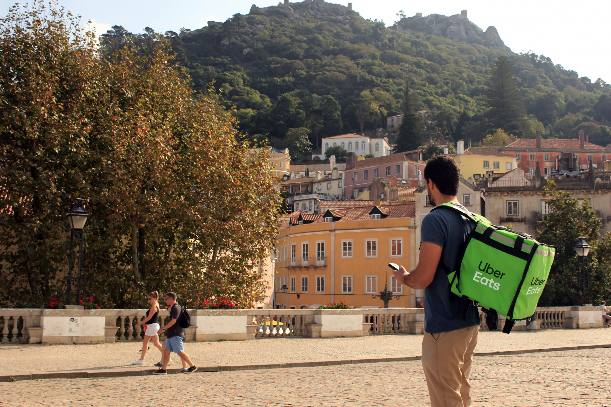 Habitantes de Sintra e arredores, já podem encomendar Uber Eats