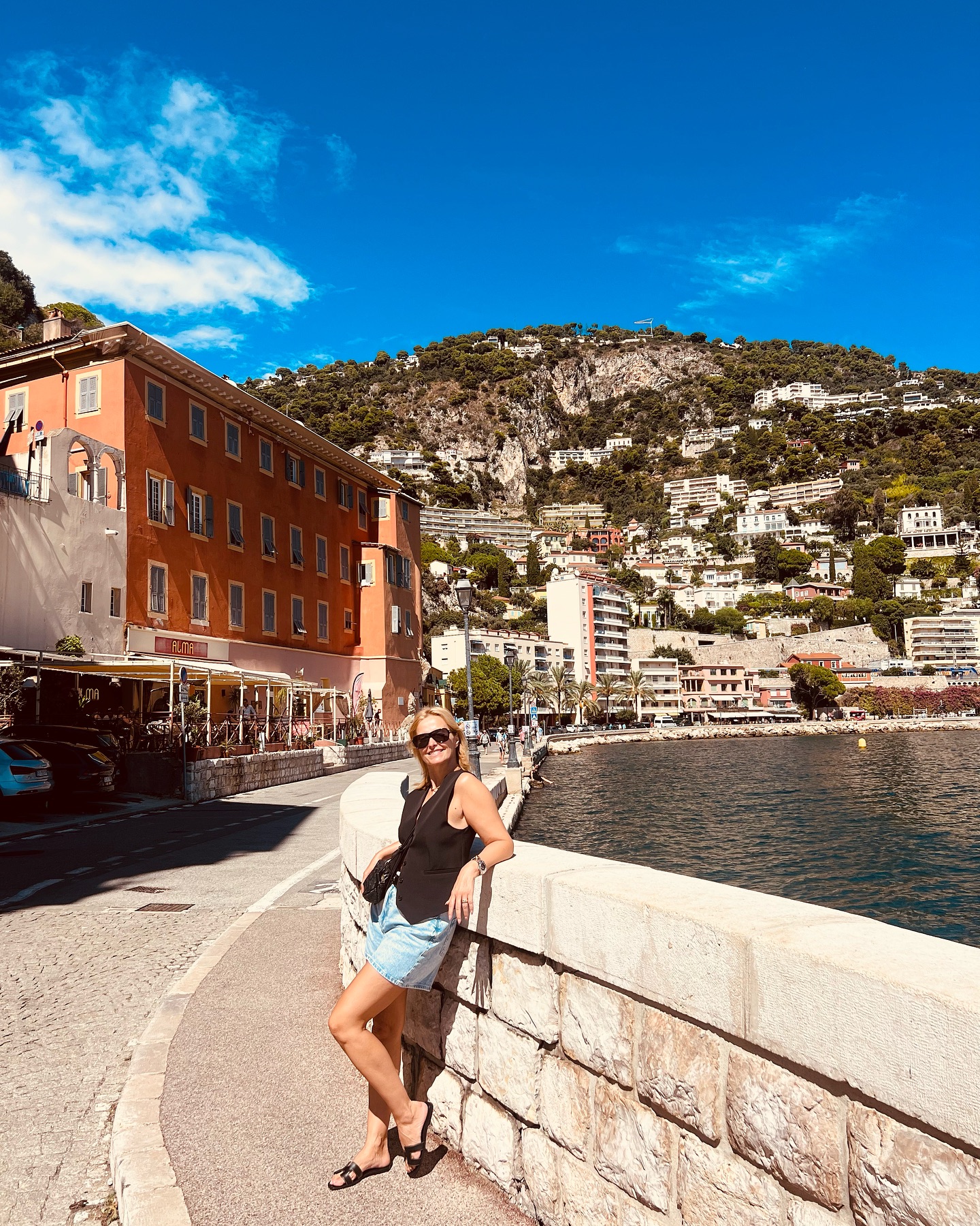 Cristina escolhe hotel de luxo no sul de França para festejos do 47º aniversário. Saiba quanto custa lá ficar