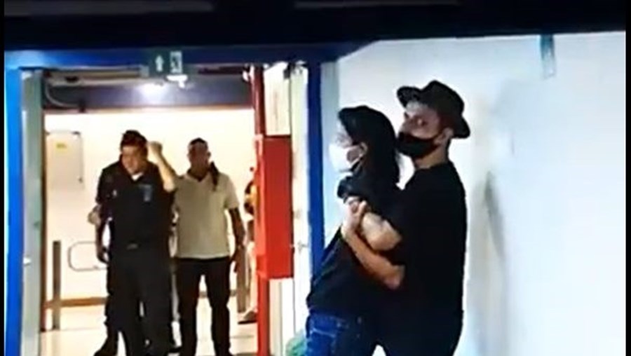 Jornalista da TV Globo feita refém por um homem que invade a sede do canal