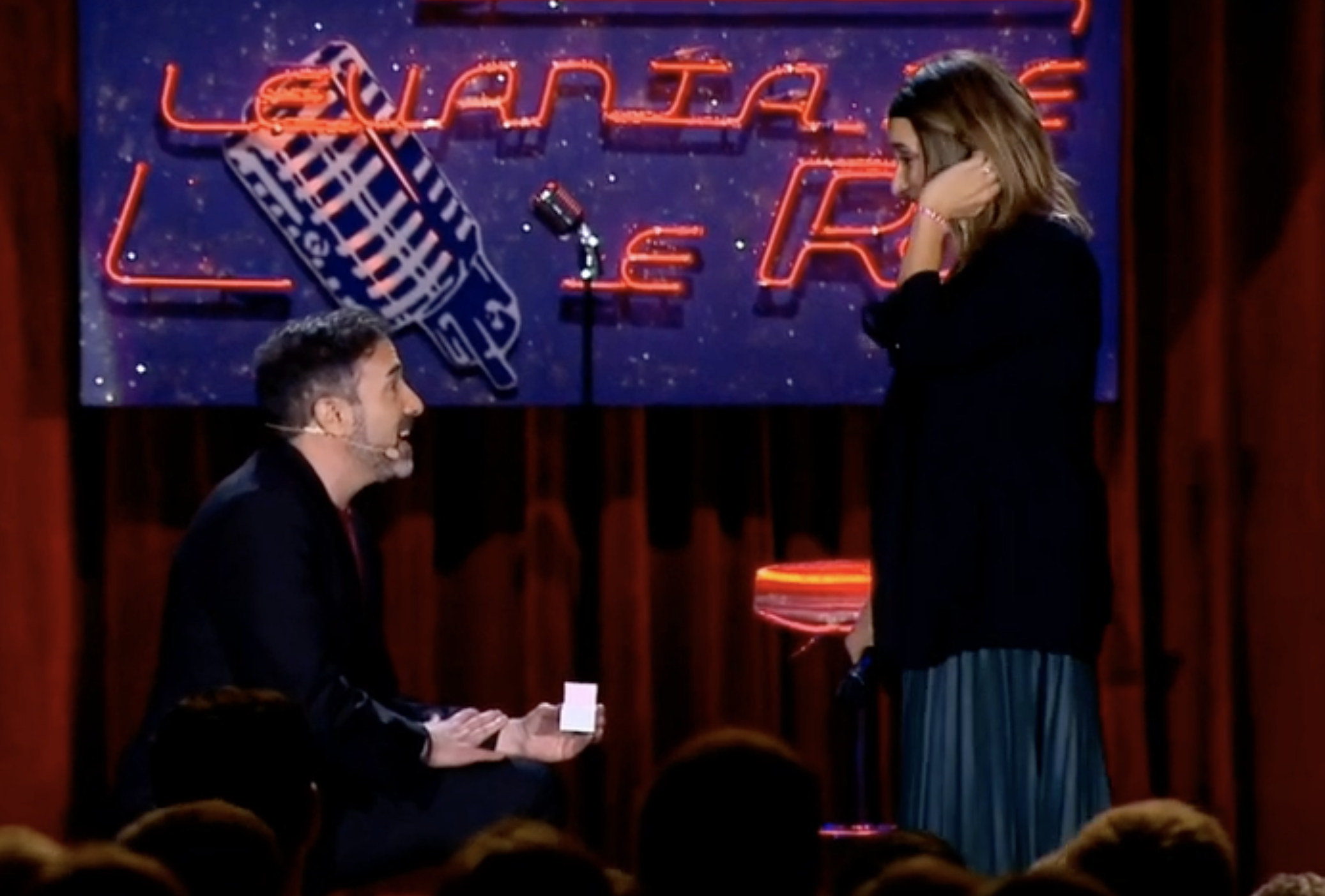 Veja o vídeo do momento em que Marco Horácio pede a namorada em casamento na SIC