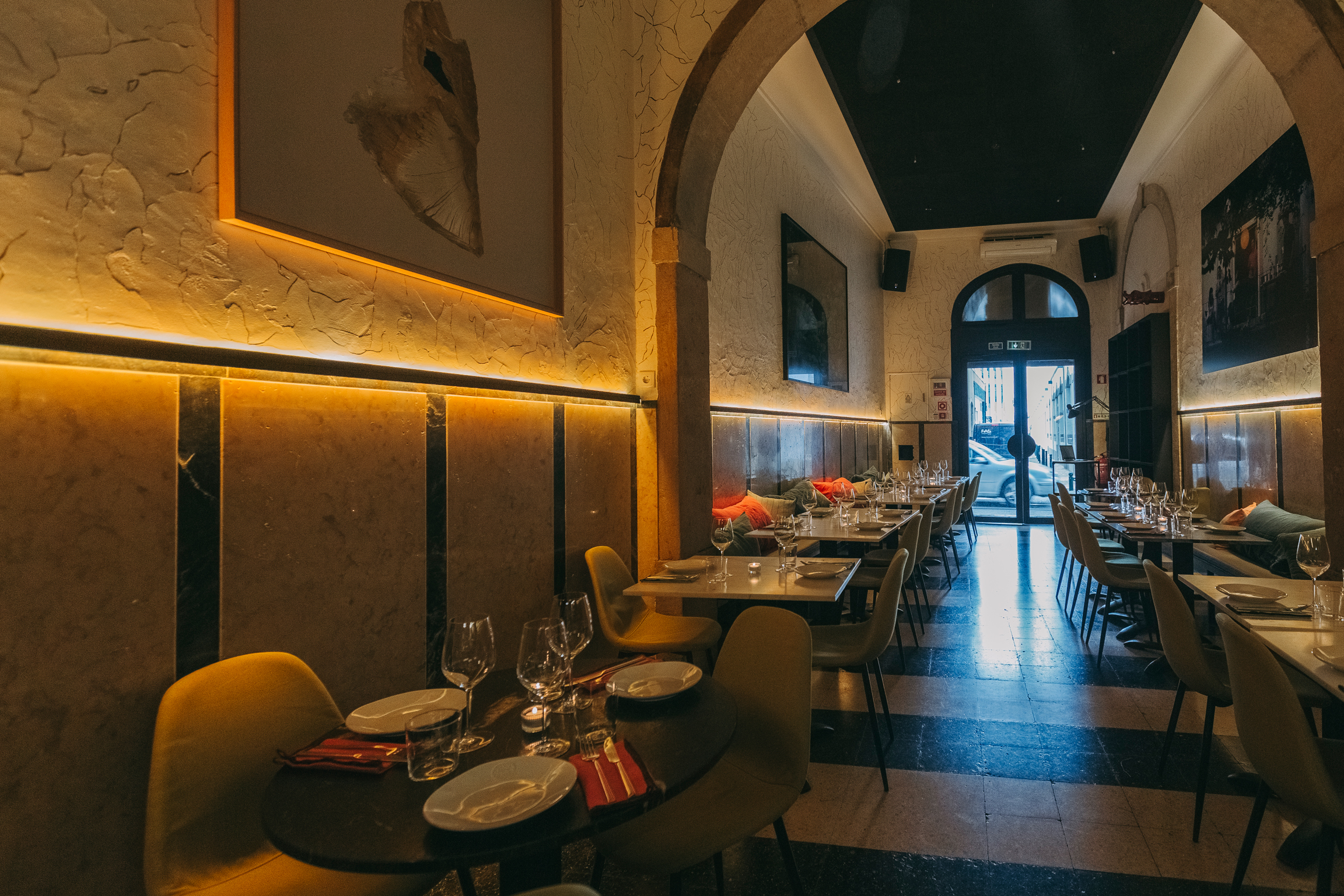 O famoso restaurante da Comporta chegou à capital. Fomos jantar ao Cavalariça Lisboa