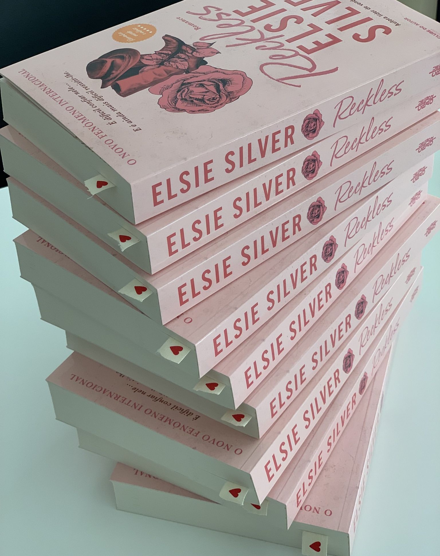 Há mais um romance sensual sobre cowboys para adicionar à estante. “Reckless” já chegou às livrarias